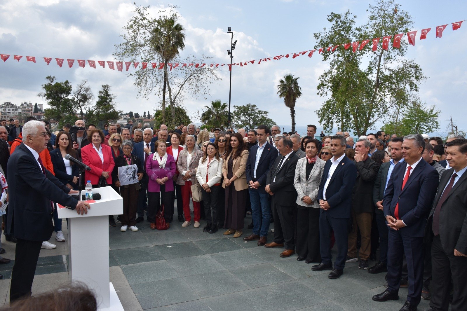 Türkiye’deki Çocuk Gerçeğini Gözler Önüne Serdi (6)