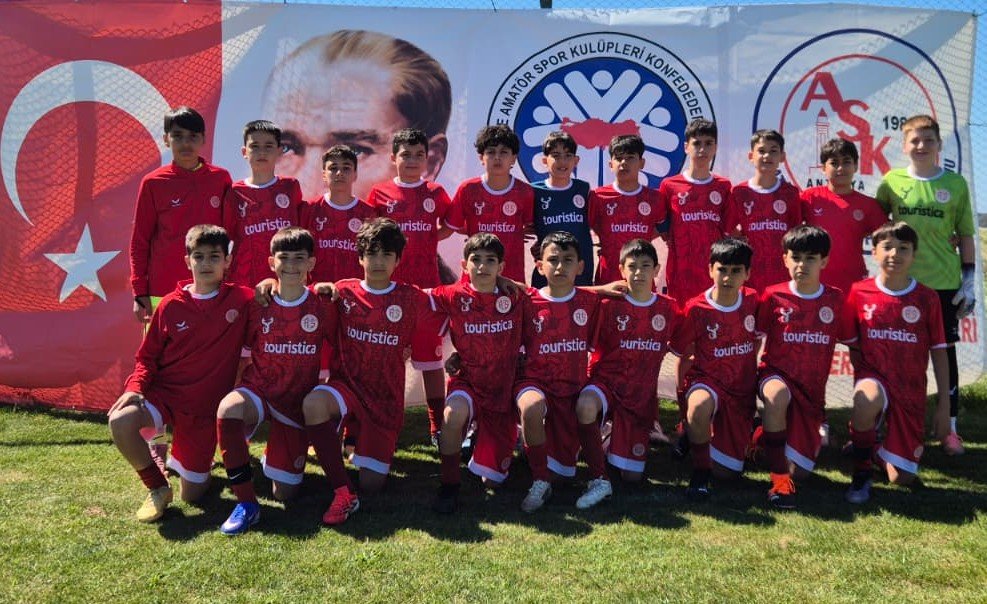 U12 Futbol Şenliği Muhteşem Bir Finalle Sona Erdi (7)