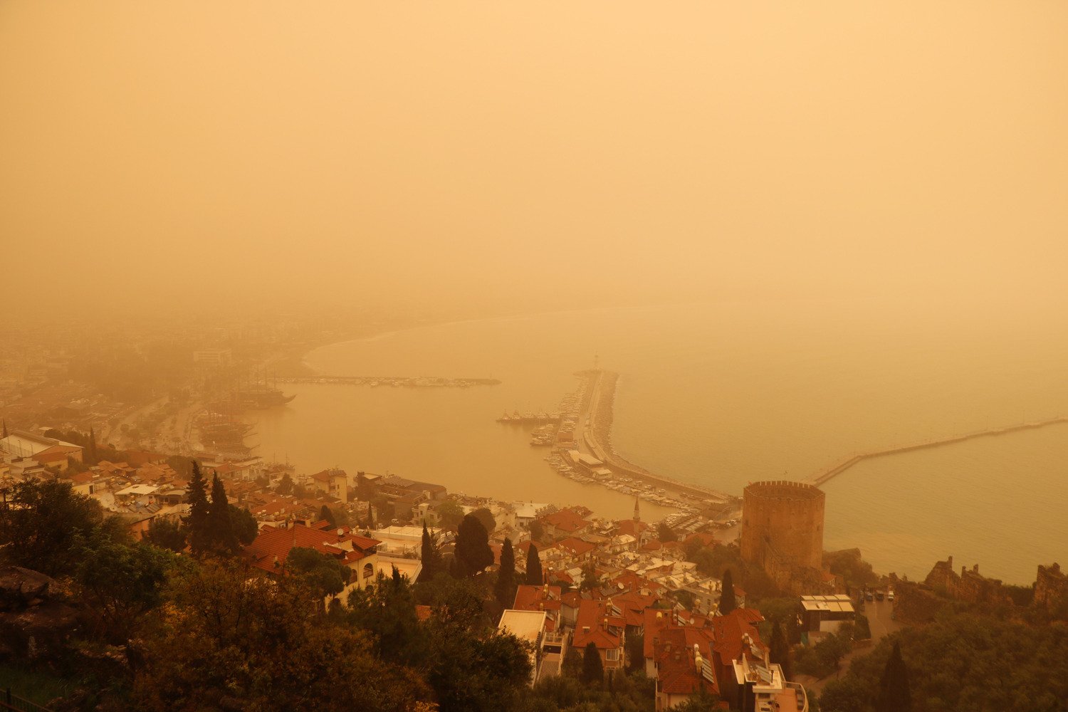 Antalya Valiliği’nden toz dalgası uyarısı