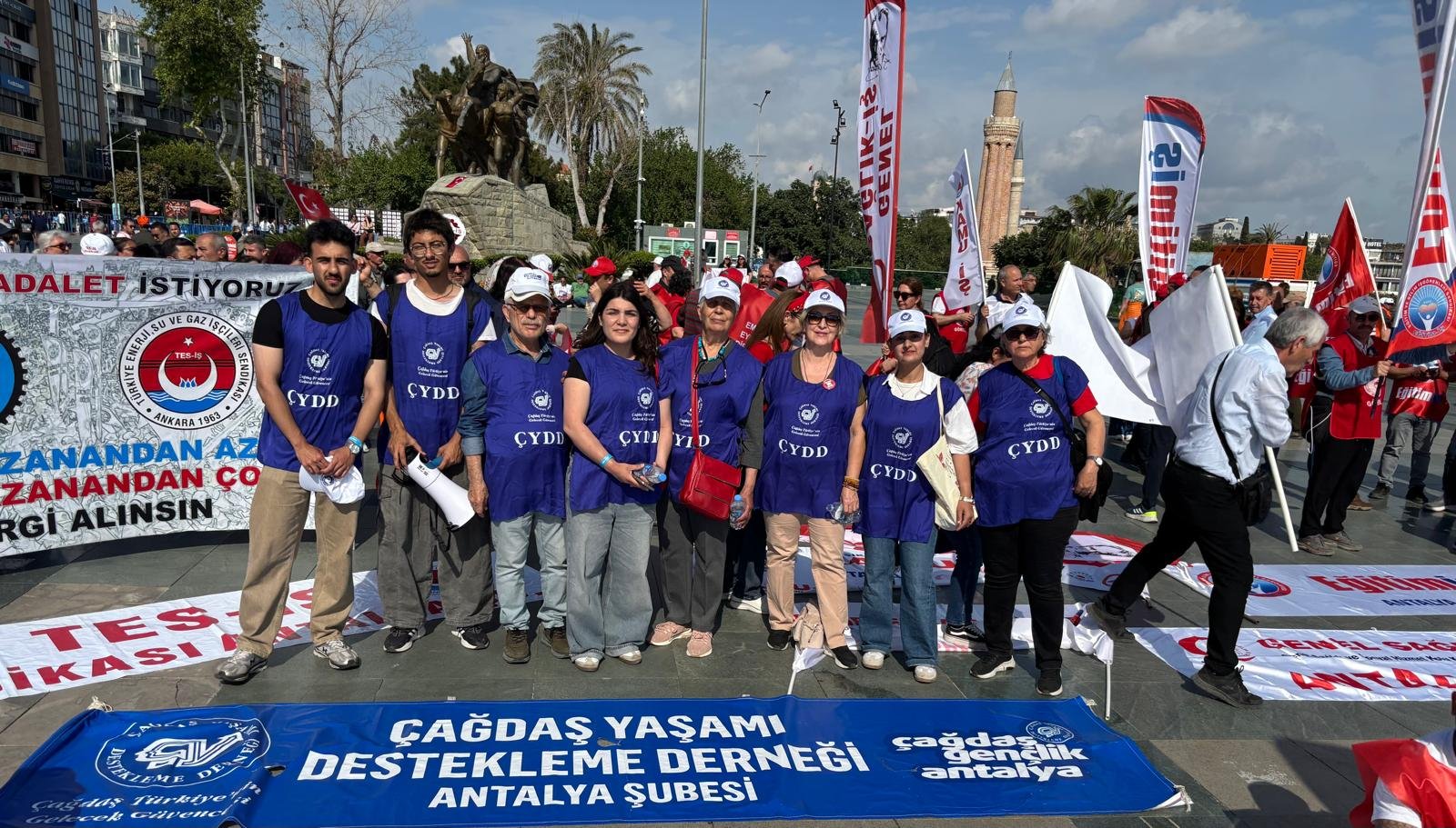 1 Mayıs’ta Çydd Antalya’dan “Çağdaş Yaşam, Çağdaş Gelecek” Sesi Yükseldi (2)