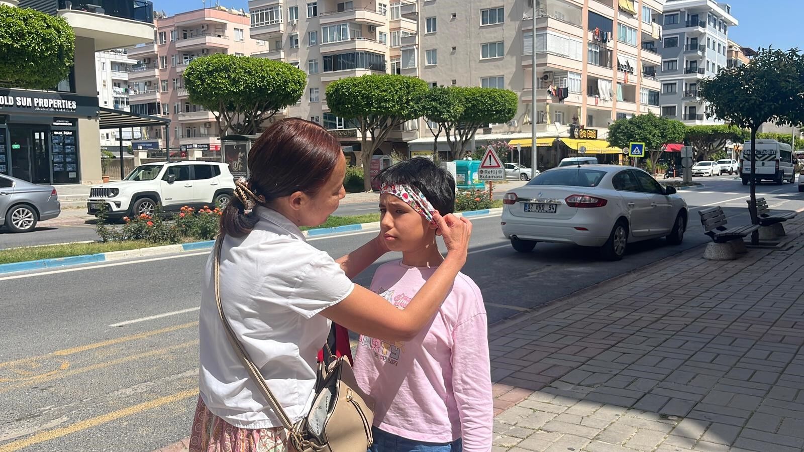 2,5 Yaşındaki Kızı Için Yardımseverlere Seslendi (1)