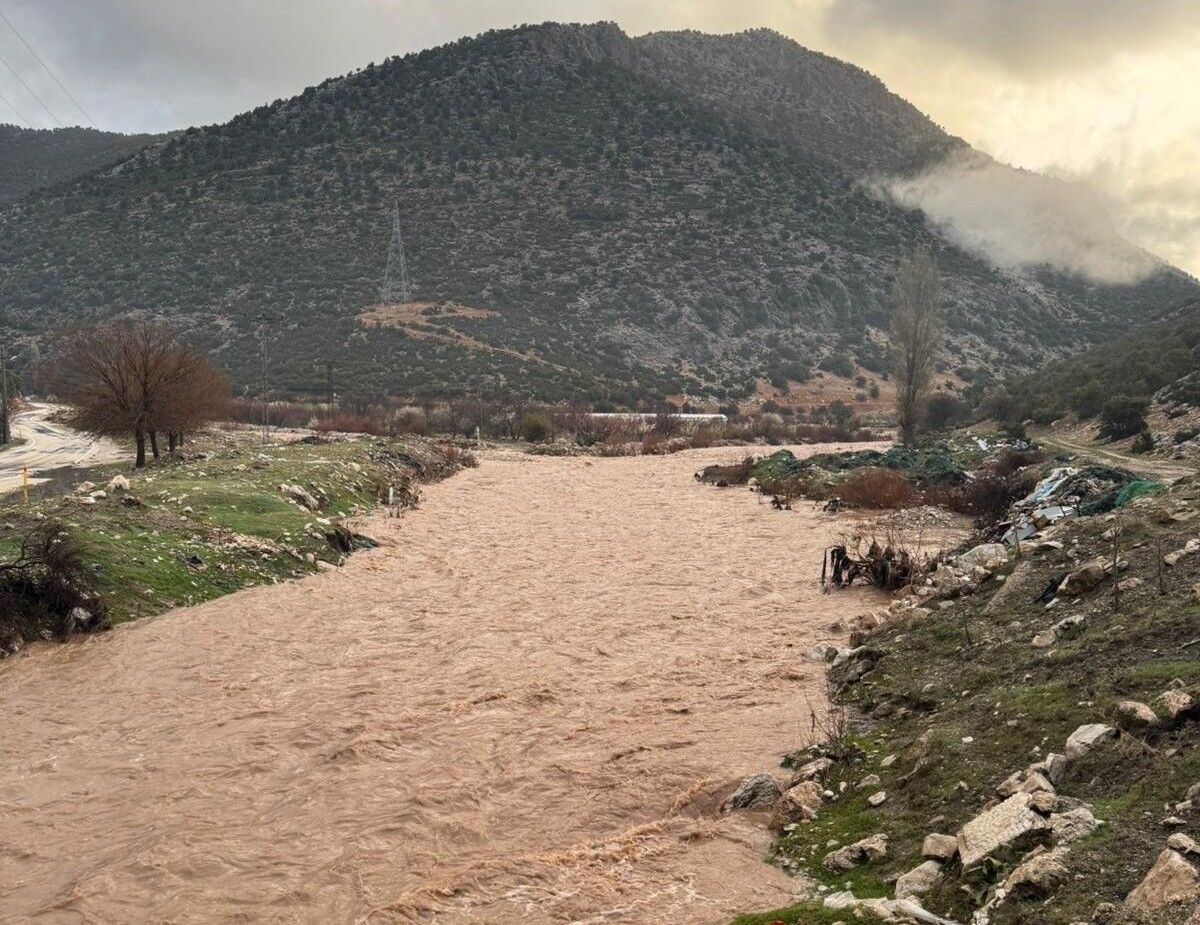 Afeti Yaşayan Antalya’nın O Ilçesi Çaresiz Kaldı! Zararın Boyutu 500 Milyon Lira (3)