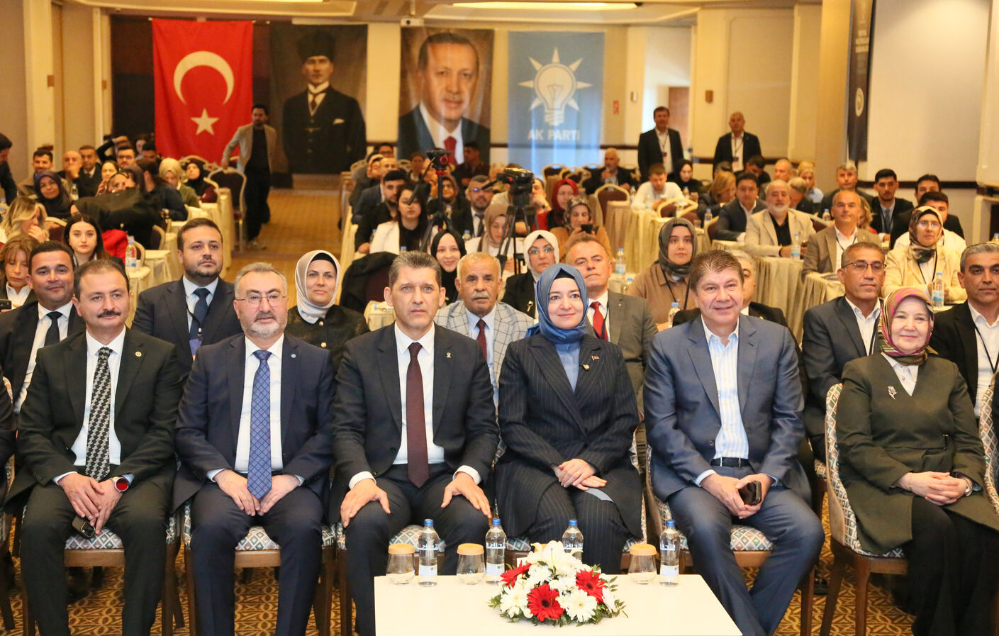 Ak Parti’li Kaya; “Chp Belediyelerini Dünya Izliyor” (1)