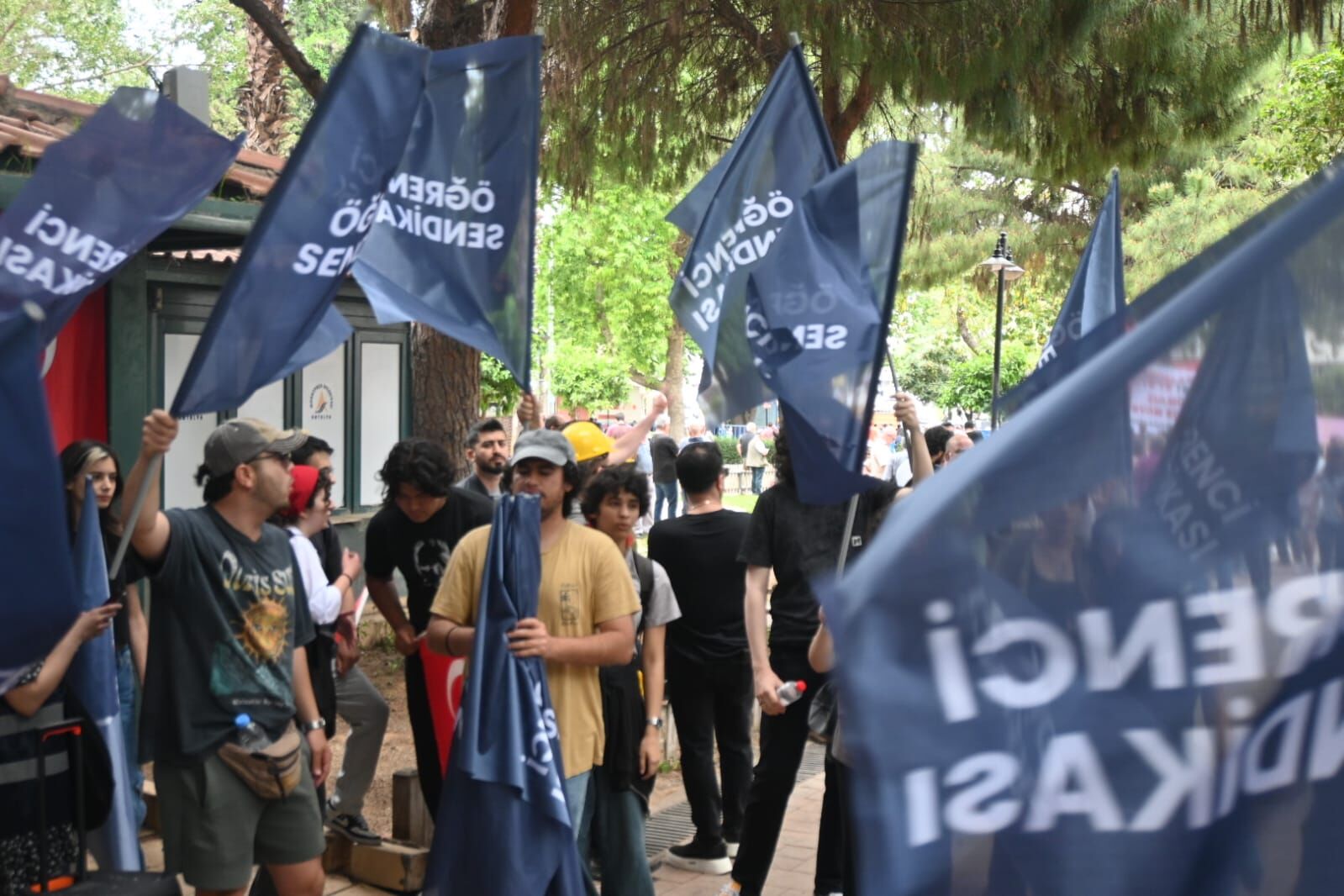Akdeniz Üniversitesi’nde Öğrenciler Yönetime Karşı Sendikalaştı (2)