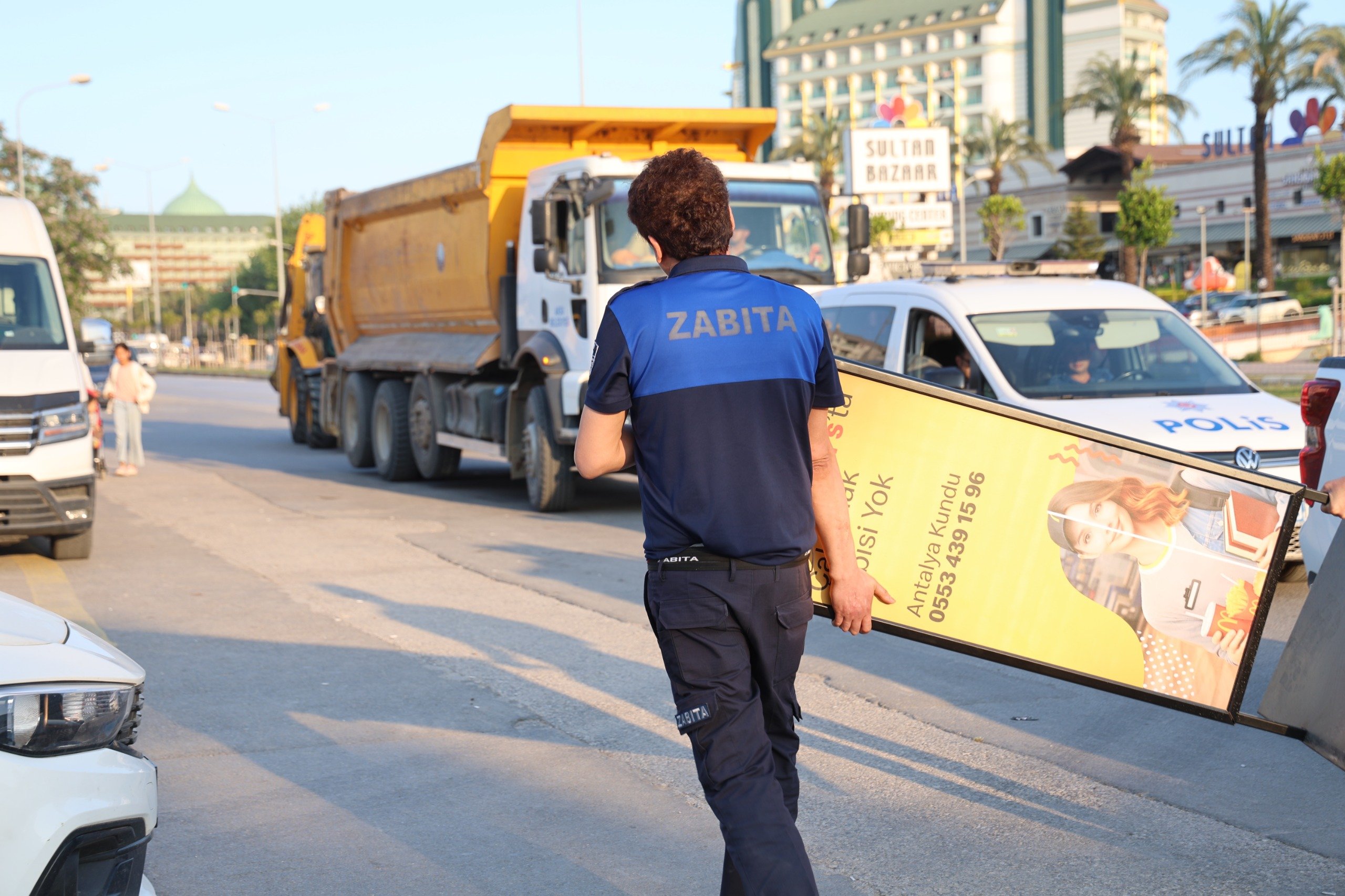 Aksu'da Yol Ve Kaldırım Işgallerine Geçit Verilmedi (1)