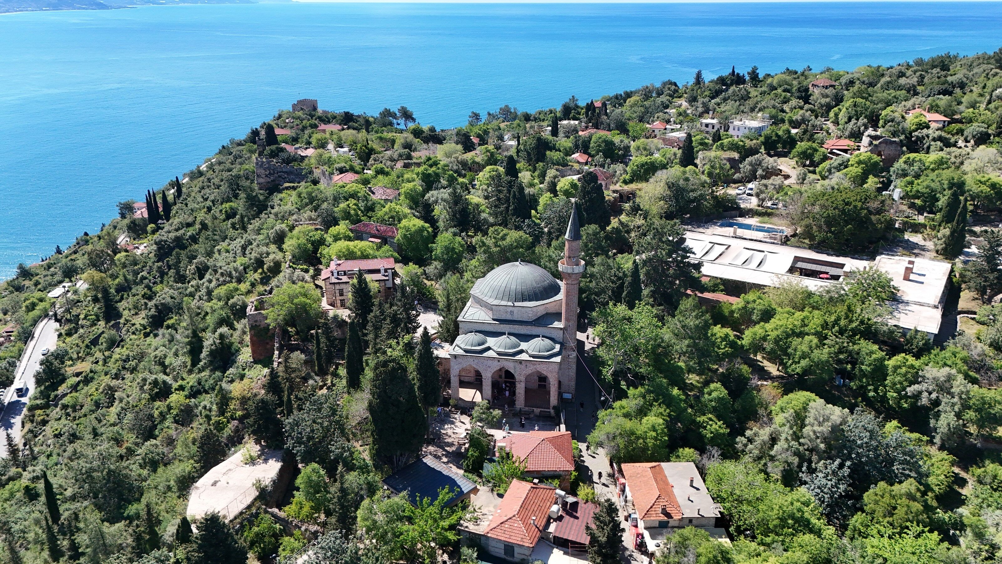 Alanya Kalesi'ndeki 800 Yıllık Tarihi Camiye Turist Akını (3)