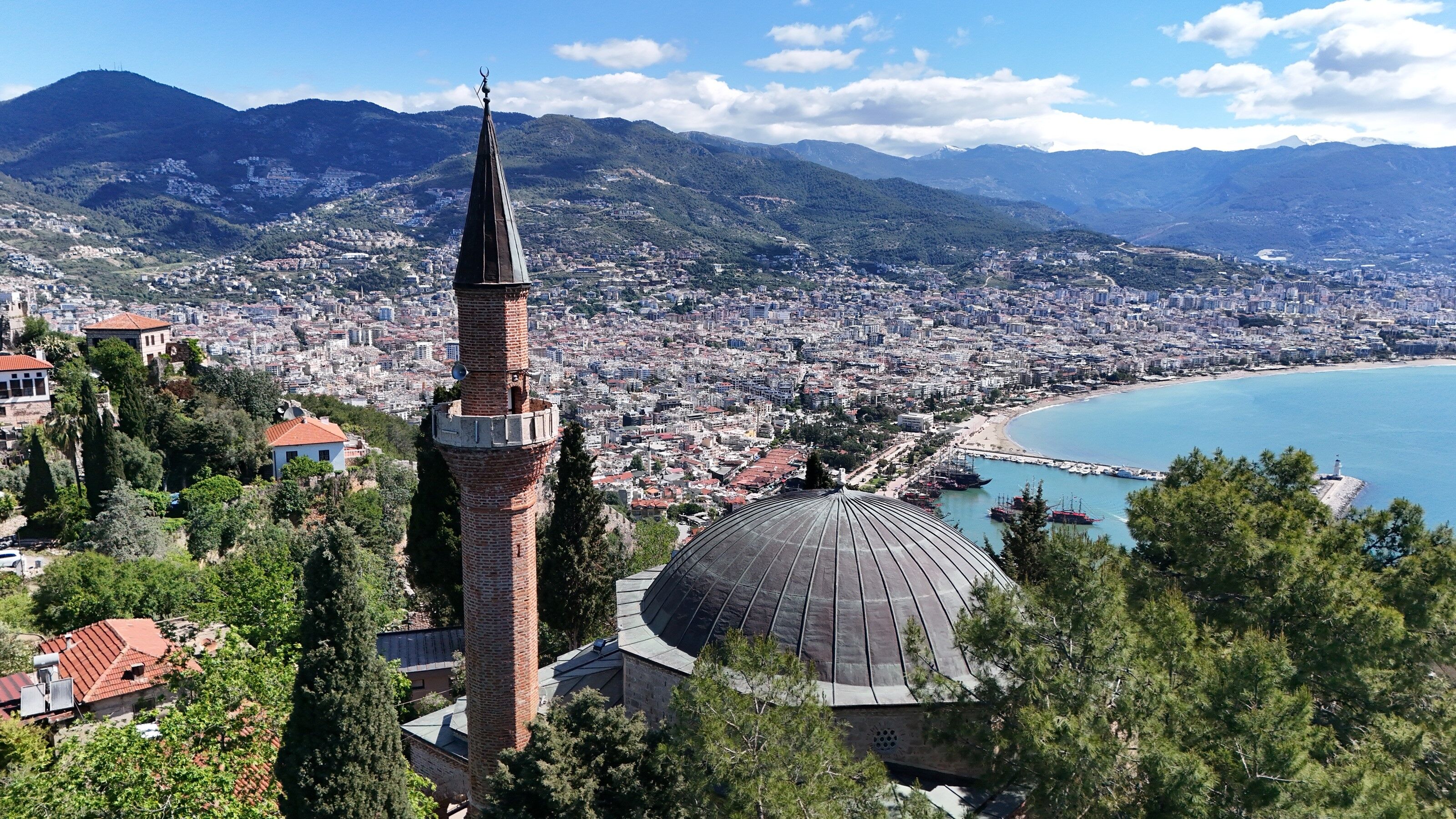 Alanya Kalesi'ndeki 800 Yıllık Tarihi Camiye Turist Akını (4)