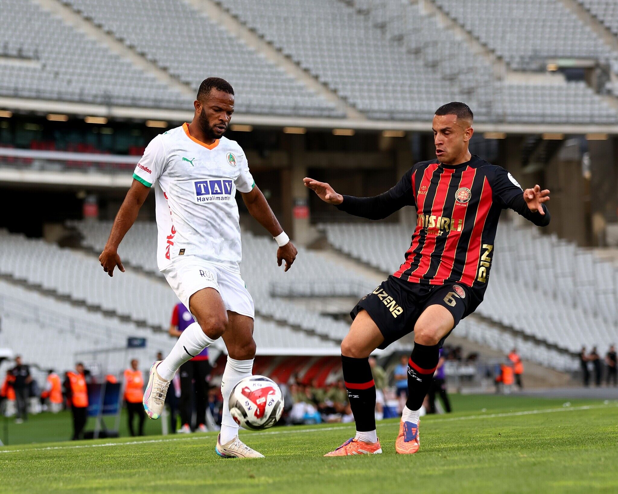 Alanyaspor Fatih Karagumruk Maci (2)-1