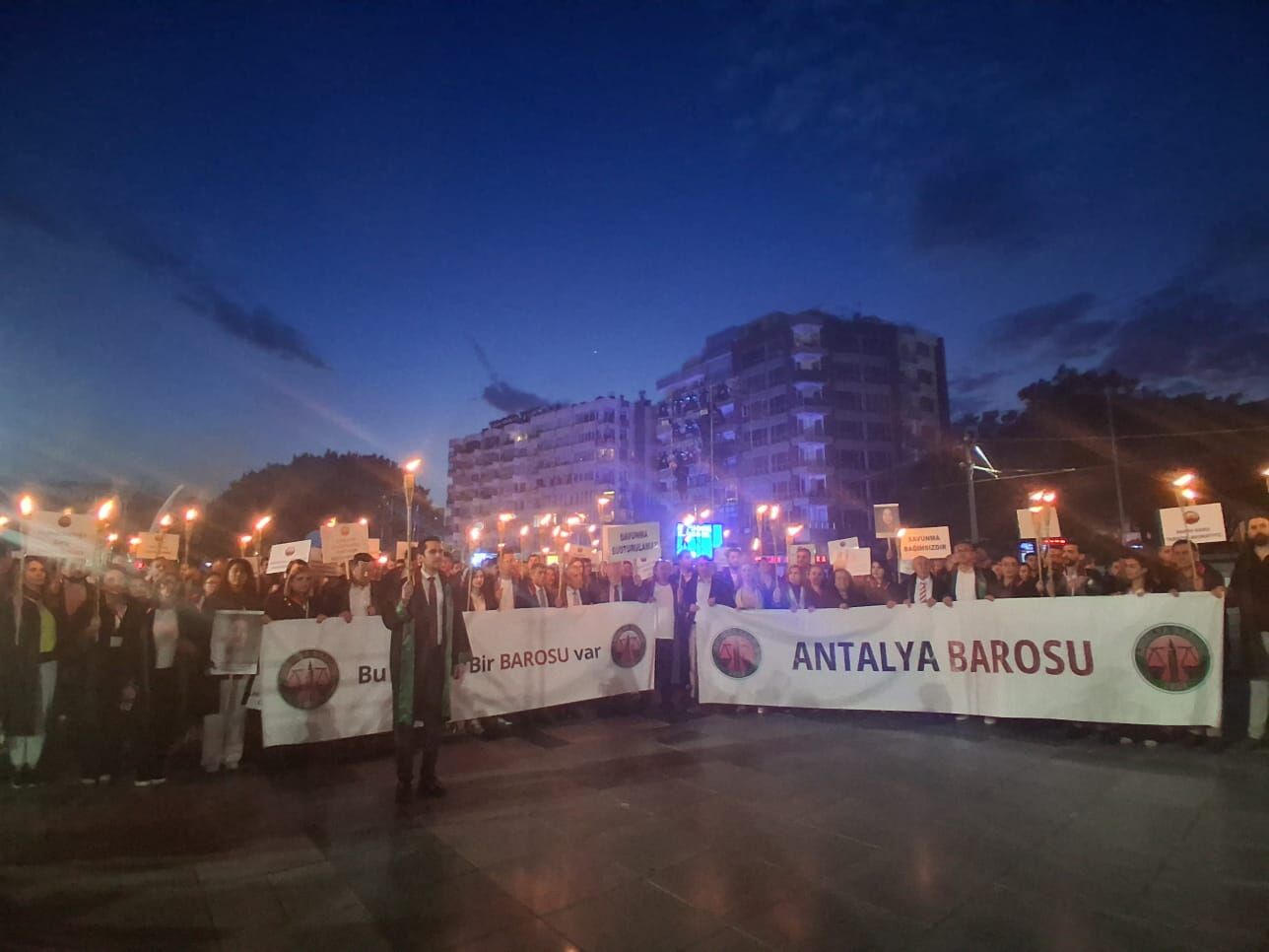 Antalya Barosunun Fener Alayinda Yuzlerce Avukat Tek Yurek Oldu (2)-1