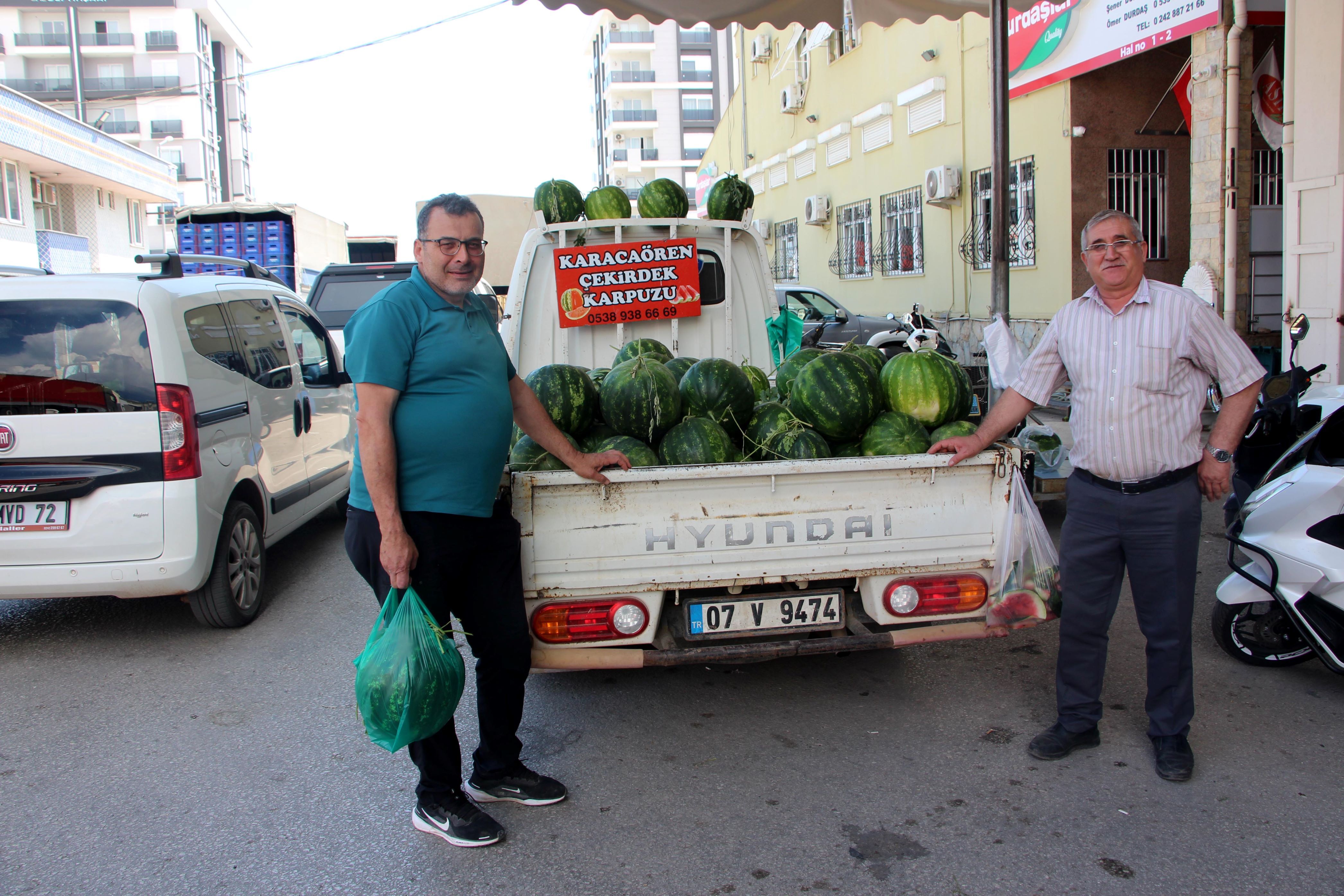 Antalya Kumluca’da Yerli Karbuz Hasadı Başladı (7)