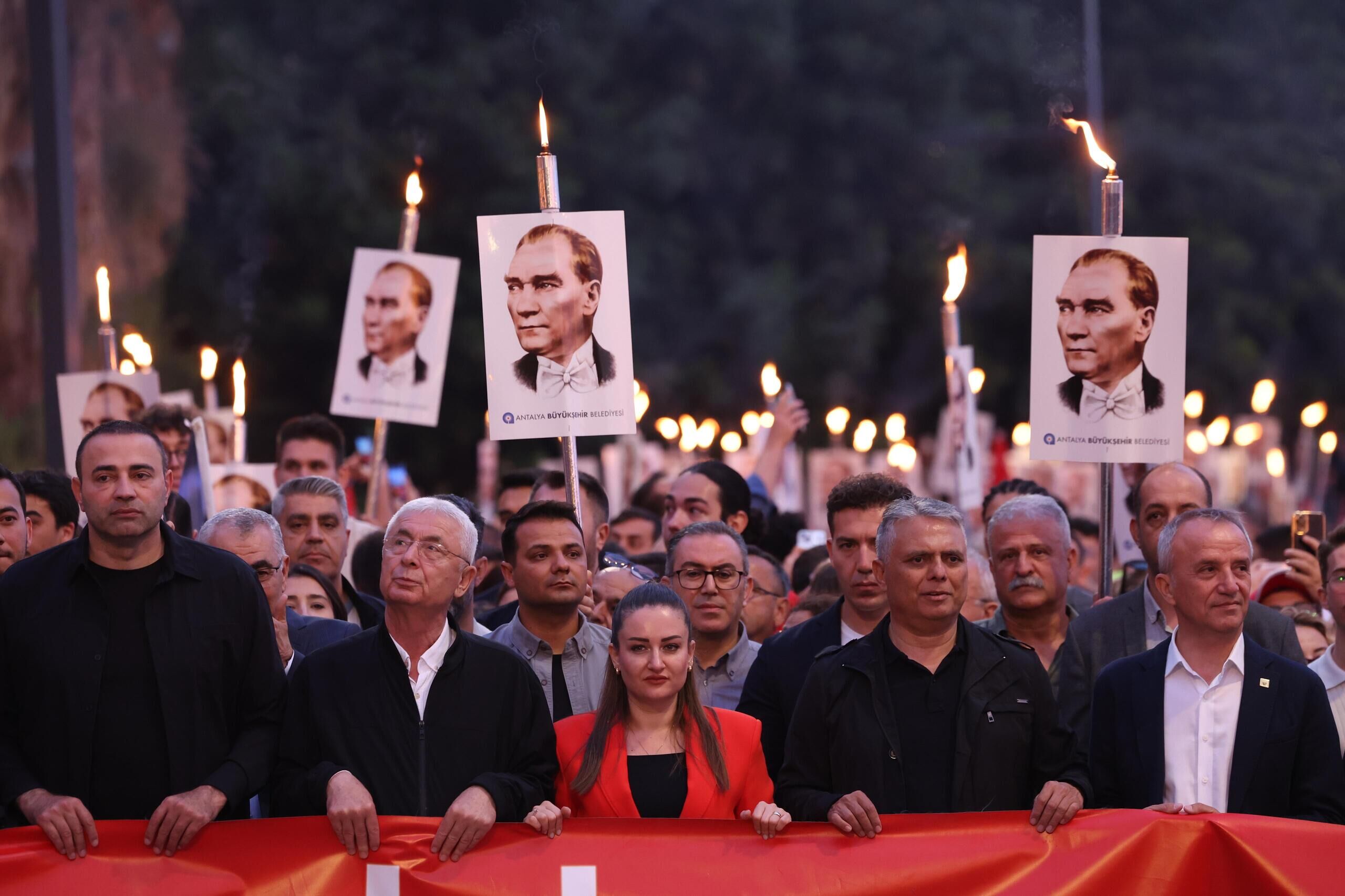 Antalyada 19 Mmayis Coskusu Geceye Damga Vurdu (8)