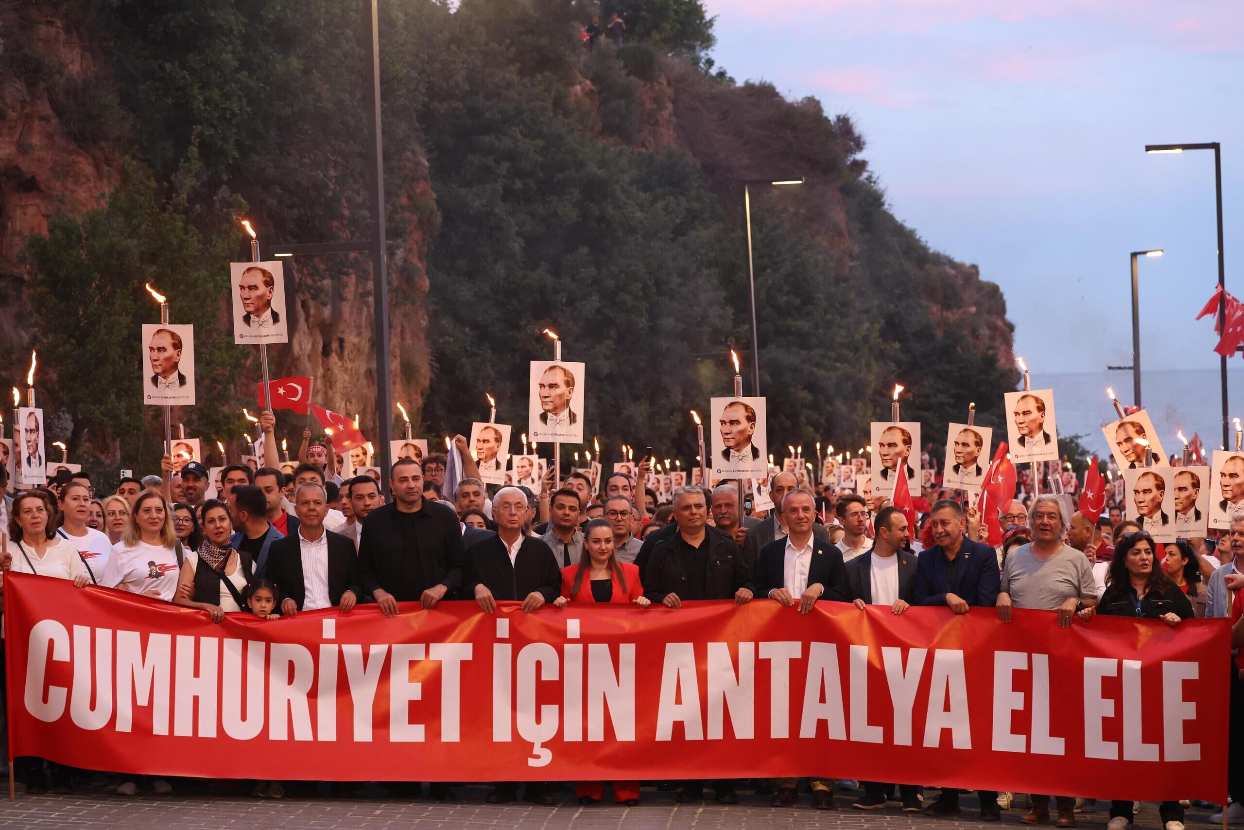 Antalyada 19 Mmayis Coskusu Geceye Damga Vurdu (9)