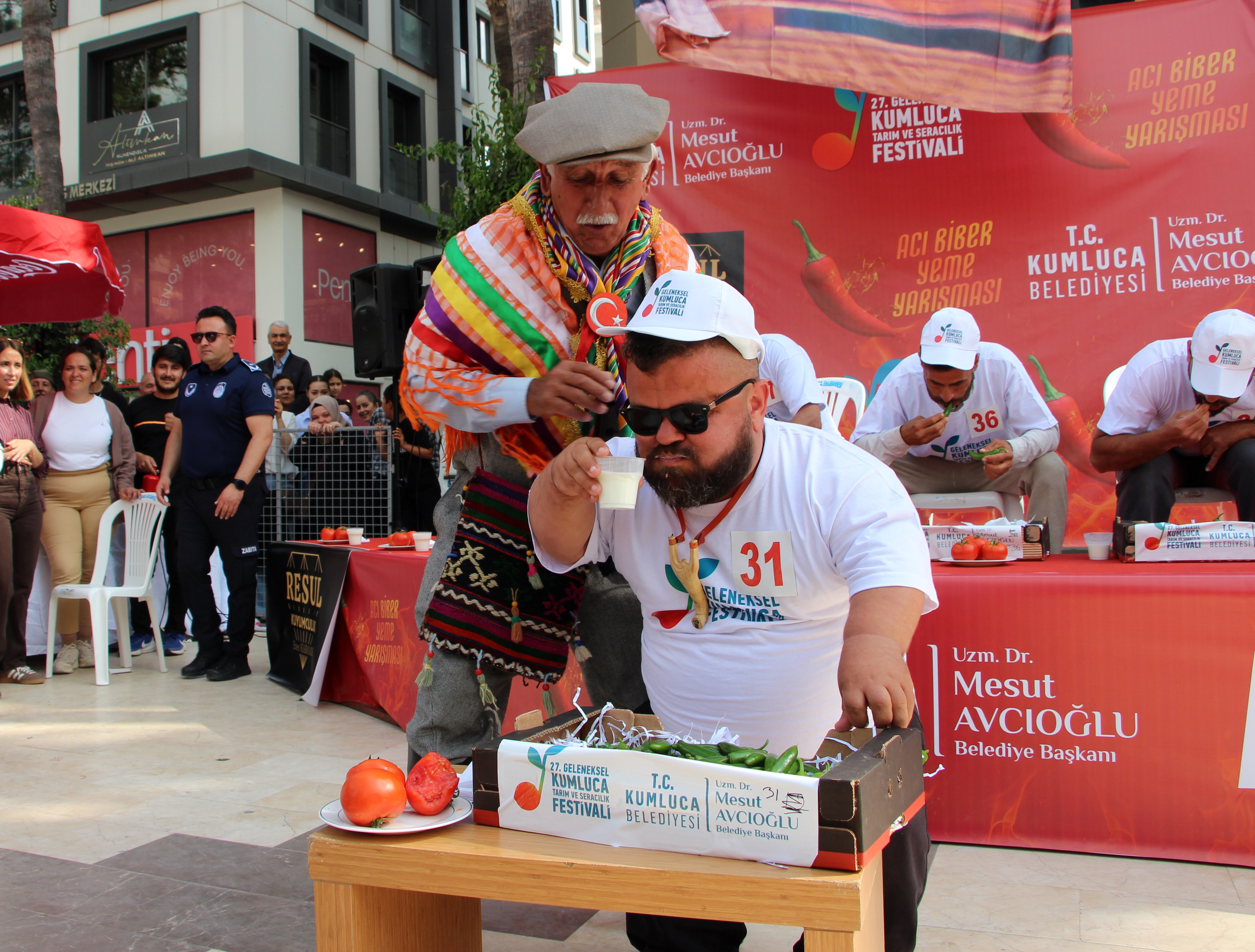 Antalya’da 36 Kişi Acı Bibere Meydan Okudu (8)