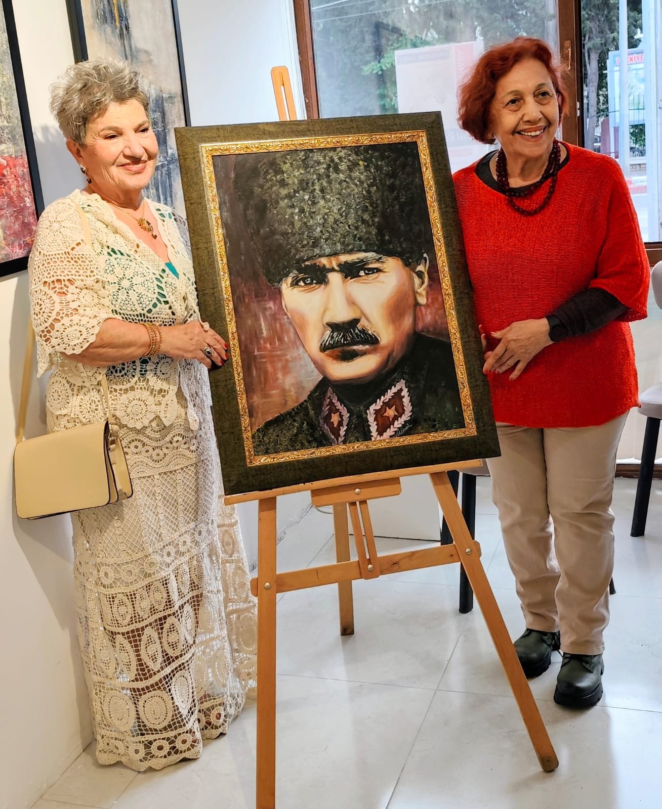 Antalya’da Emekli Öğretmenden Rekor 100’Ü Aşkın Sergi