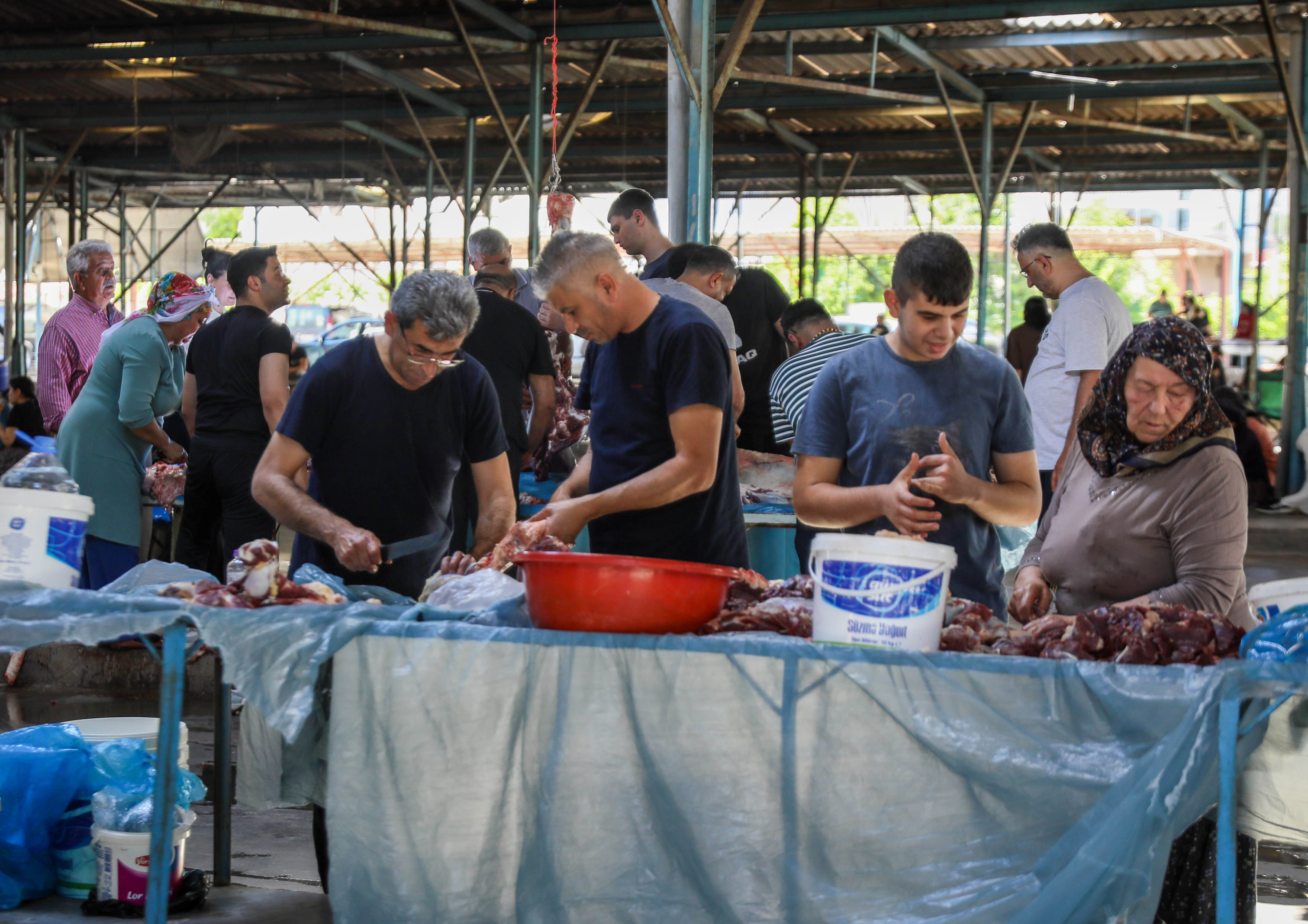 Antalya’da Kurban Kesim Alanlarında Bayram Yoğunluğu (5)