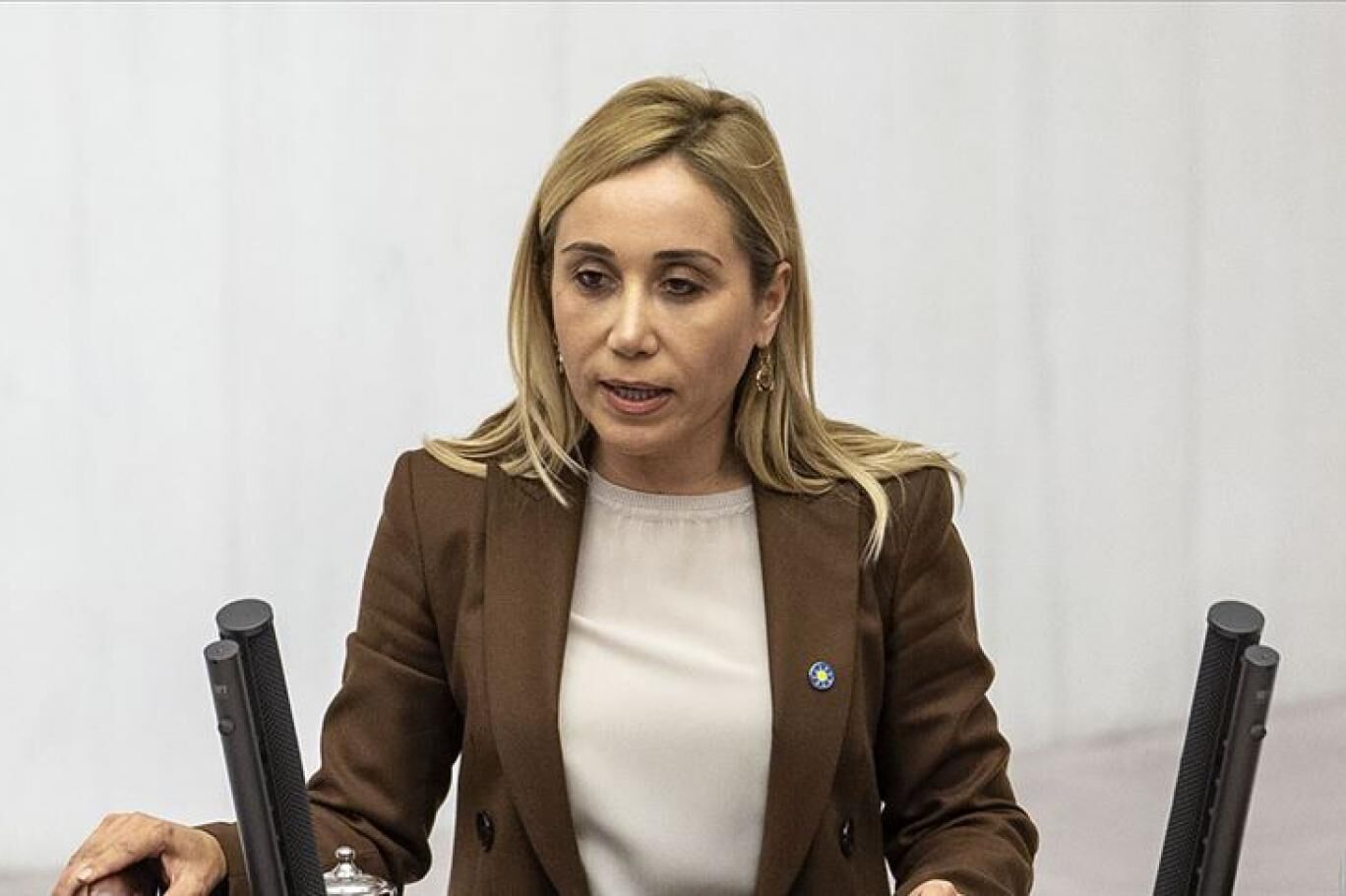 Antalya’da Neler Oluyor Gözler Rüşvet Iddiasında Adı Geçen Ak Partili Tuba Çokal’a Çevrildi (2)