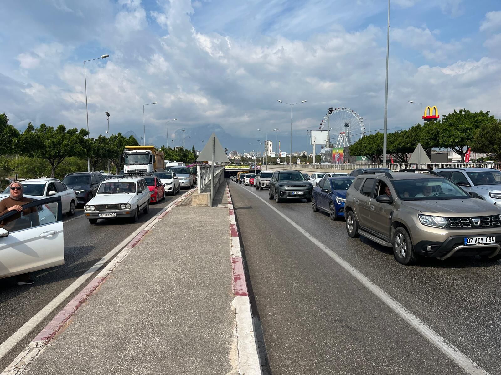 Antalya’da Trafik Kitlendi Ambulanslar Bile Mahsur Kaldı (18)