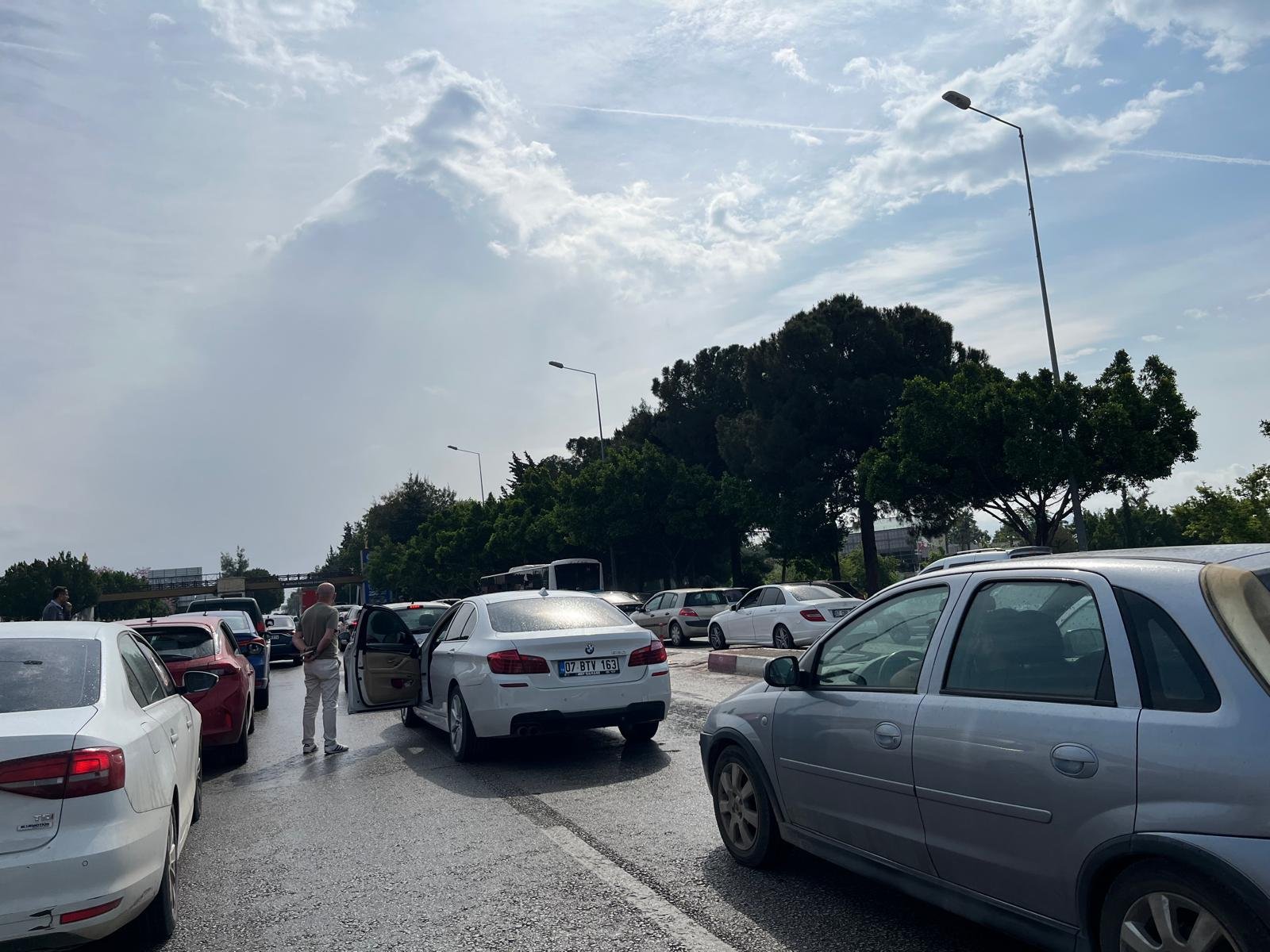 Antalya’da Trafik Kitlendi Ambulanslar Bile Mahsur Kaldı (6)