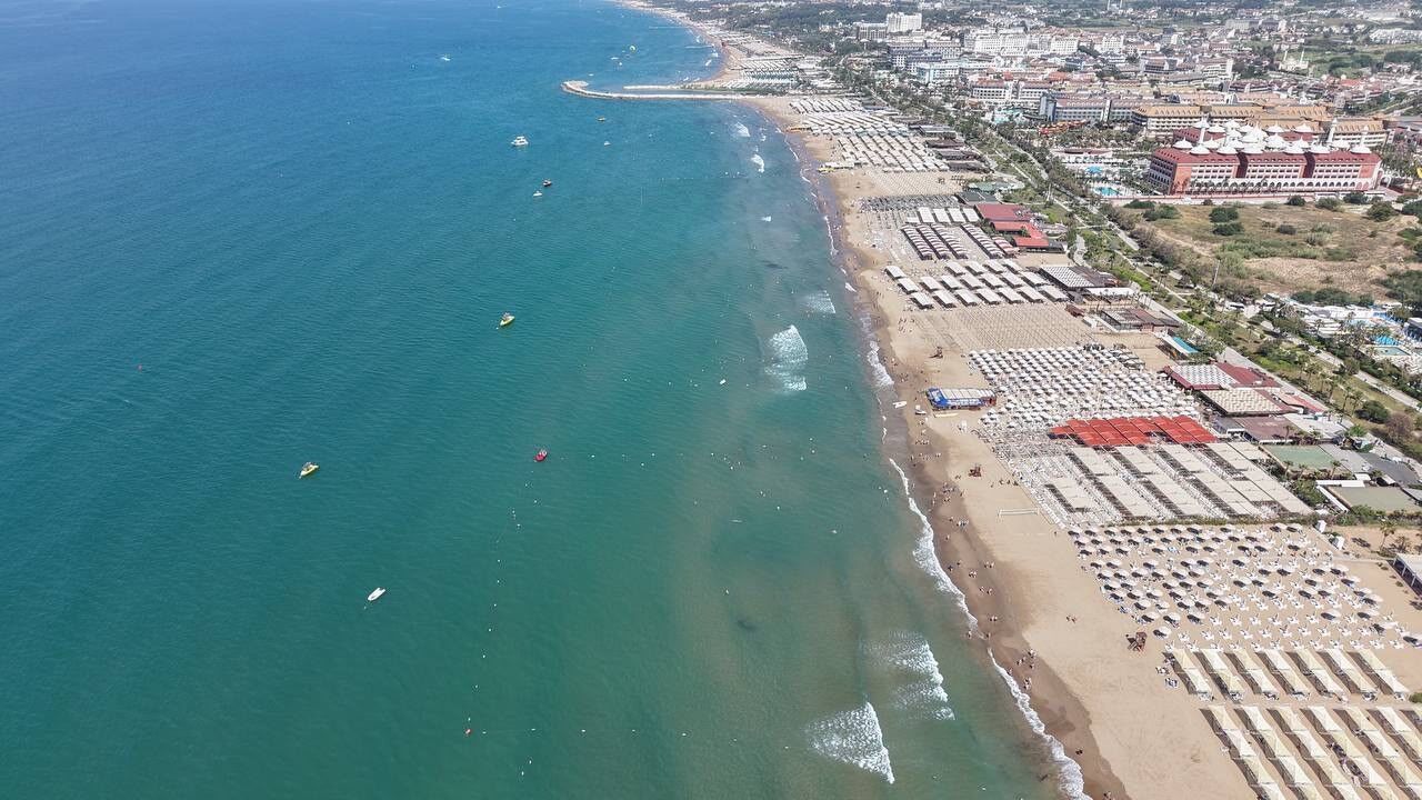 Antalya’daki Denizin Rengi Değişti (7)