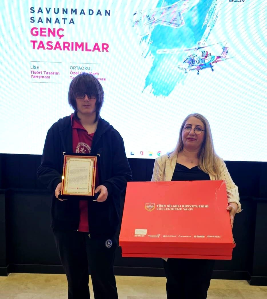 Antalyalı Tasarımcıdan Milli Temalı Birincilik (3)