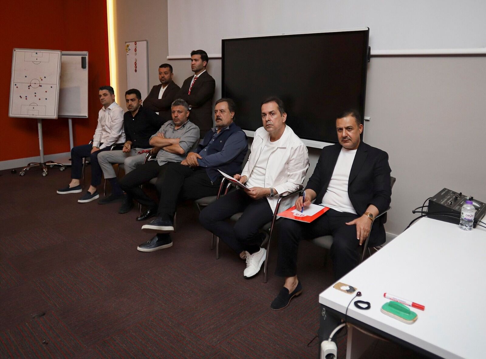 Antalyaspor Personeli Bayrama Parasız Giriyor (1)