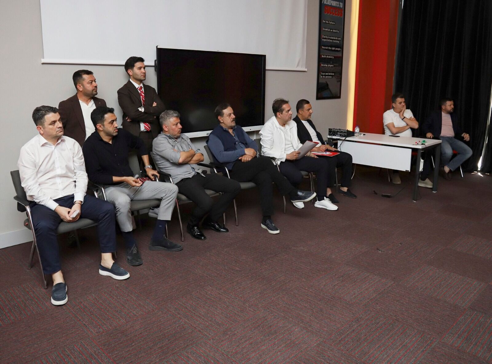 Antalyaspor Personelinin Dramı Büyüyor! 4 Aydır Maaş Alamıyorlar (3)