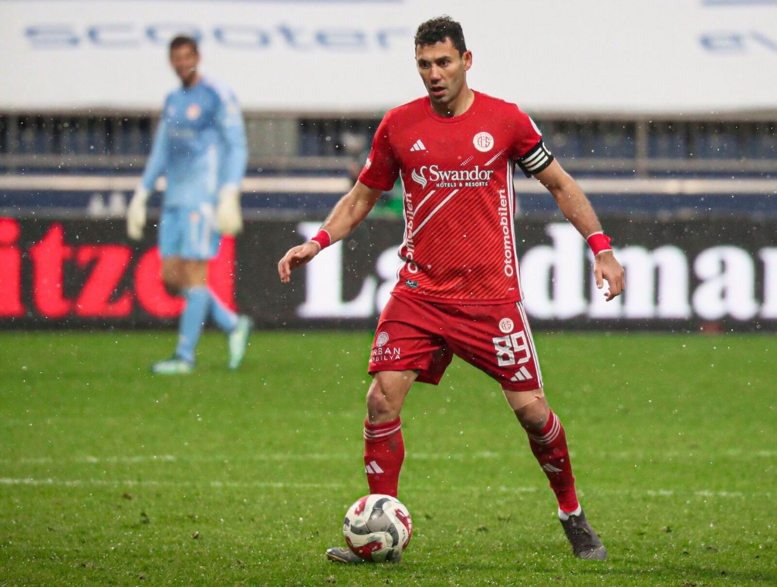 Antalyaspor’da Veysel Şoku! Durumu Ciddiyetini Koruyor (3)