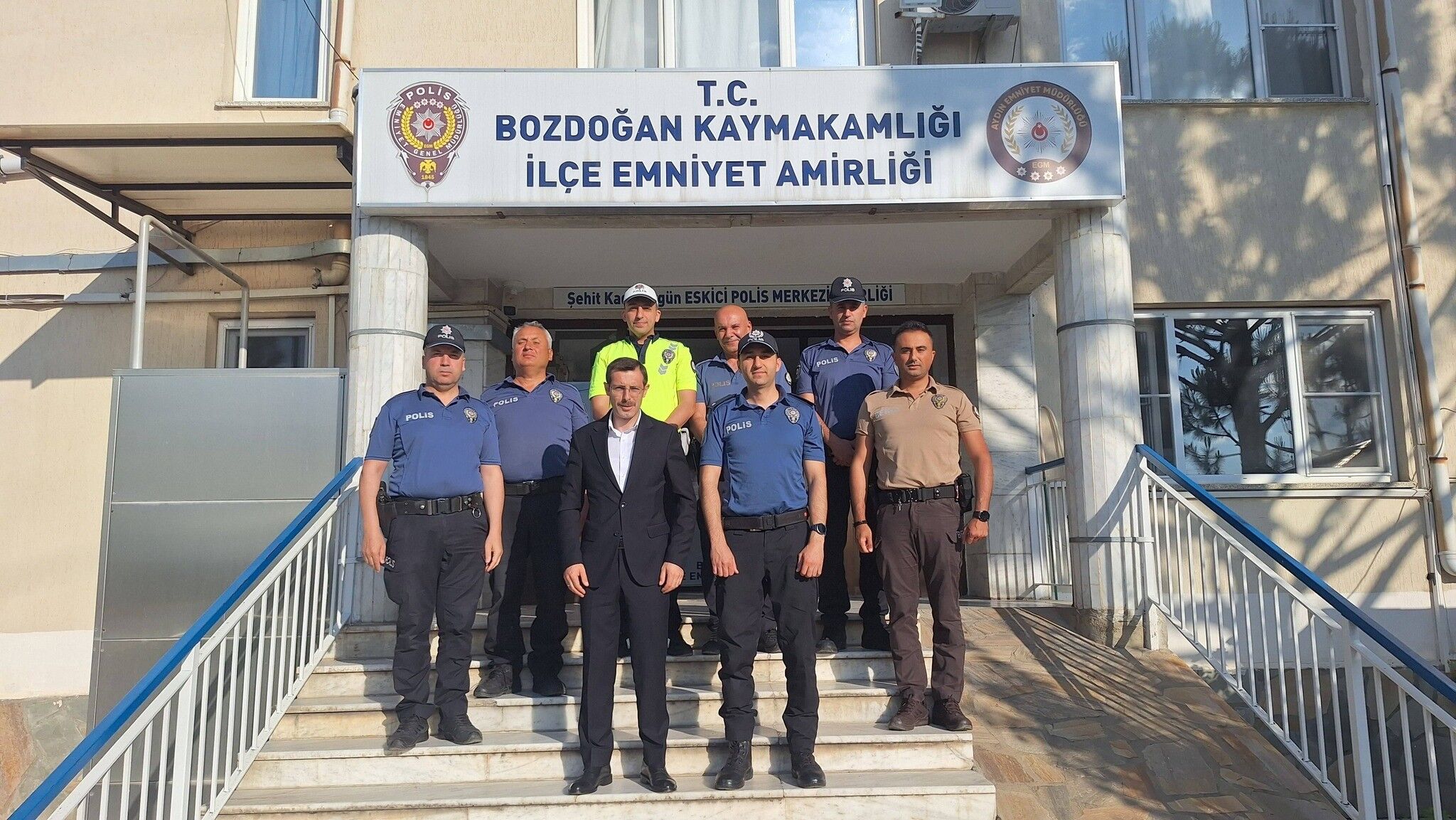 Aydın’da Kaymakam Polat’tan Görev Başındaki Ekipler Sürpriz Bayram Ziyareti (3)