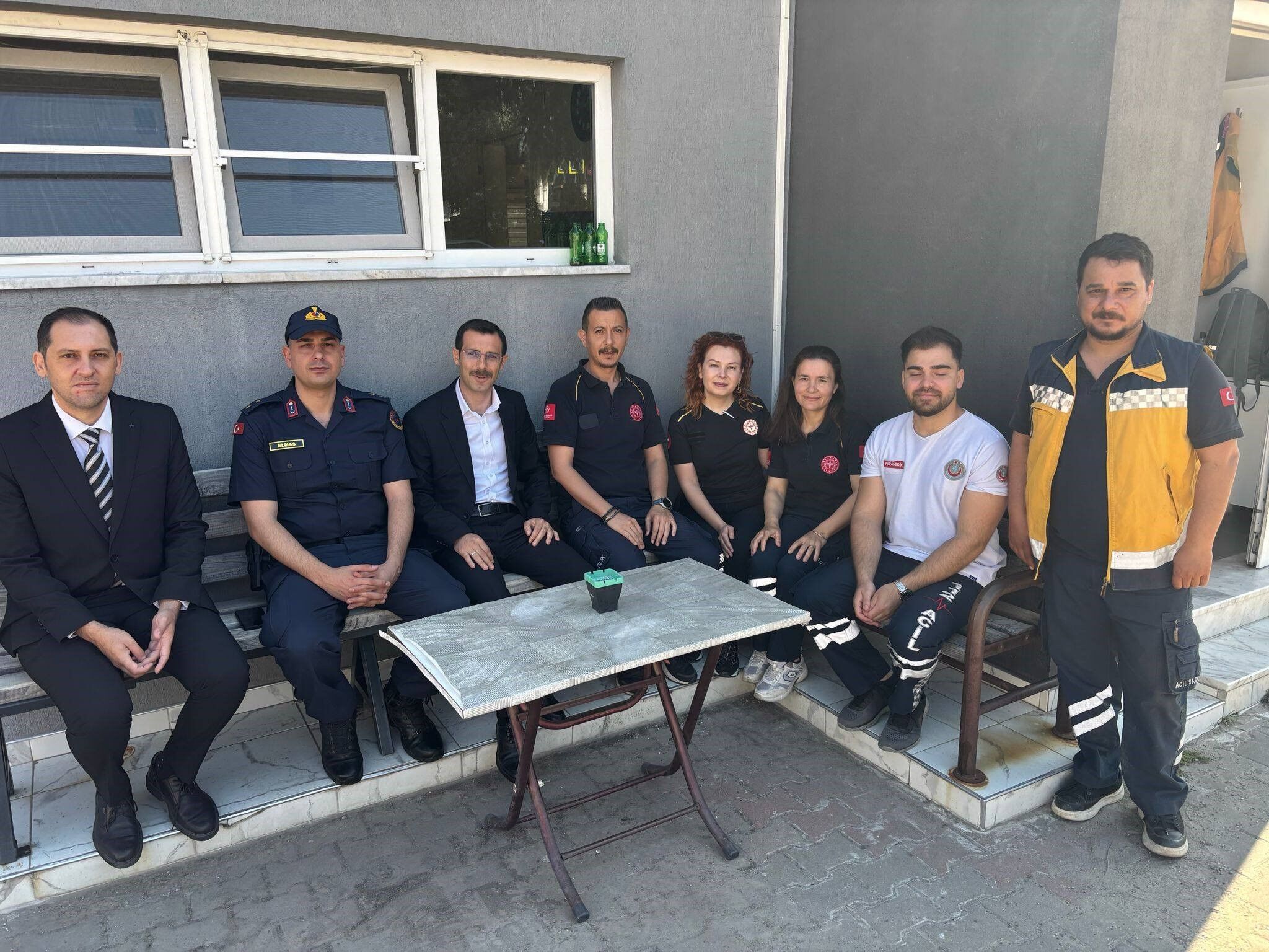 Aydın’da Kaymakam Polat’tan Görev Başındaki Ekipler Sürpriz Bayram Ziyareti (4)