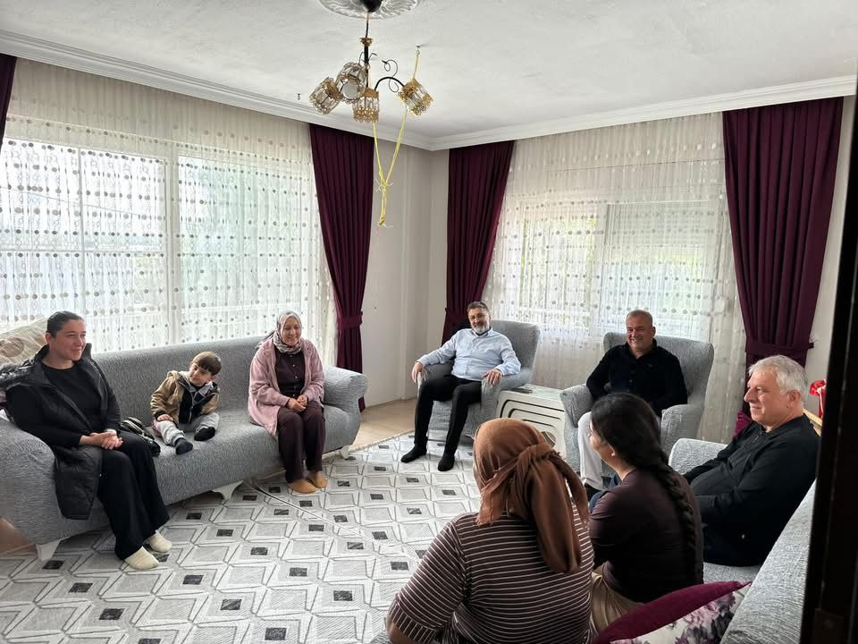 Başkan Kumbul Ve Ak Parti Teşkilatından Aile Ziyareti (1)