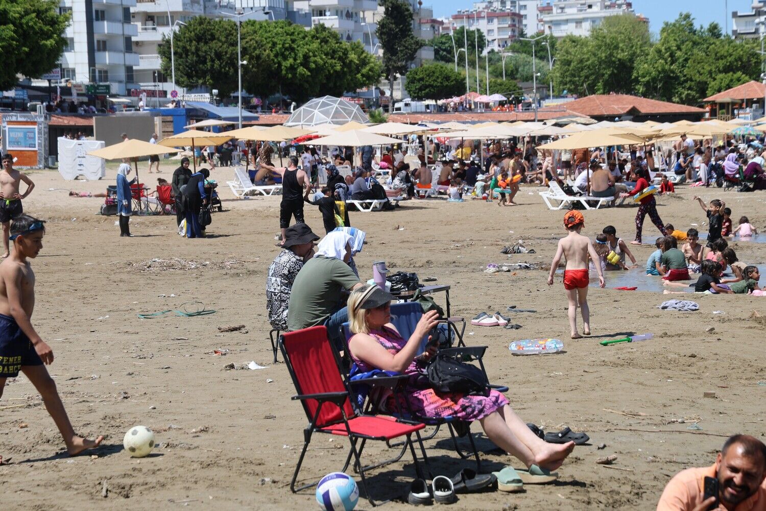 Bayramin Son Gununde Sahiller Doldu Tasti (4)
