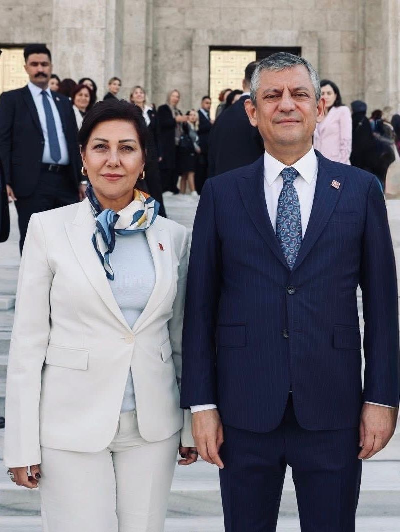 Chp Antalya Kadın Kolları’ndan Özgür Özel’e Destek