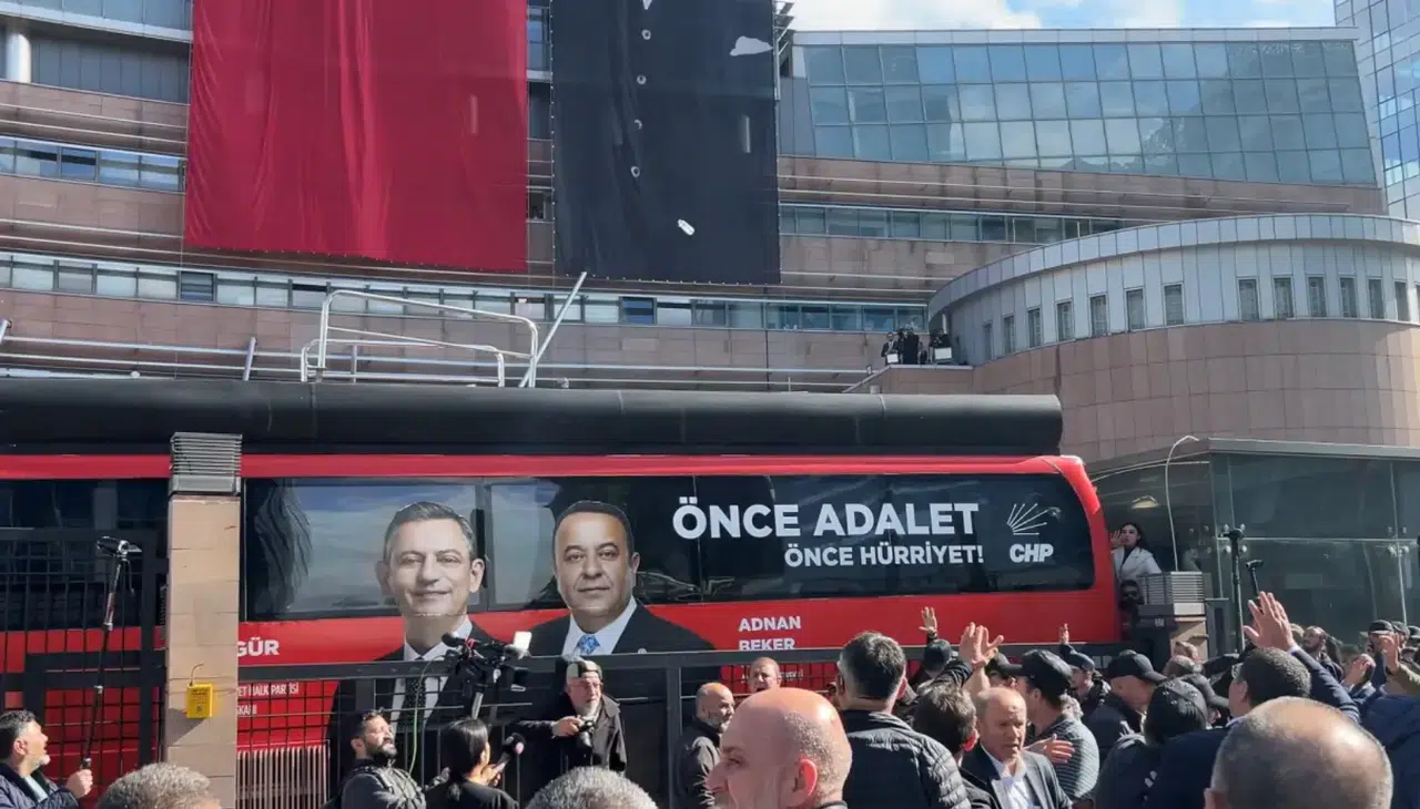 Chp Genel Merkezi’ne Polisle Girildi (1)