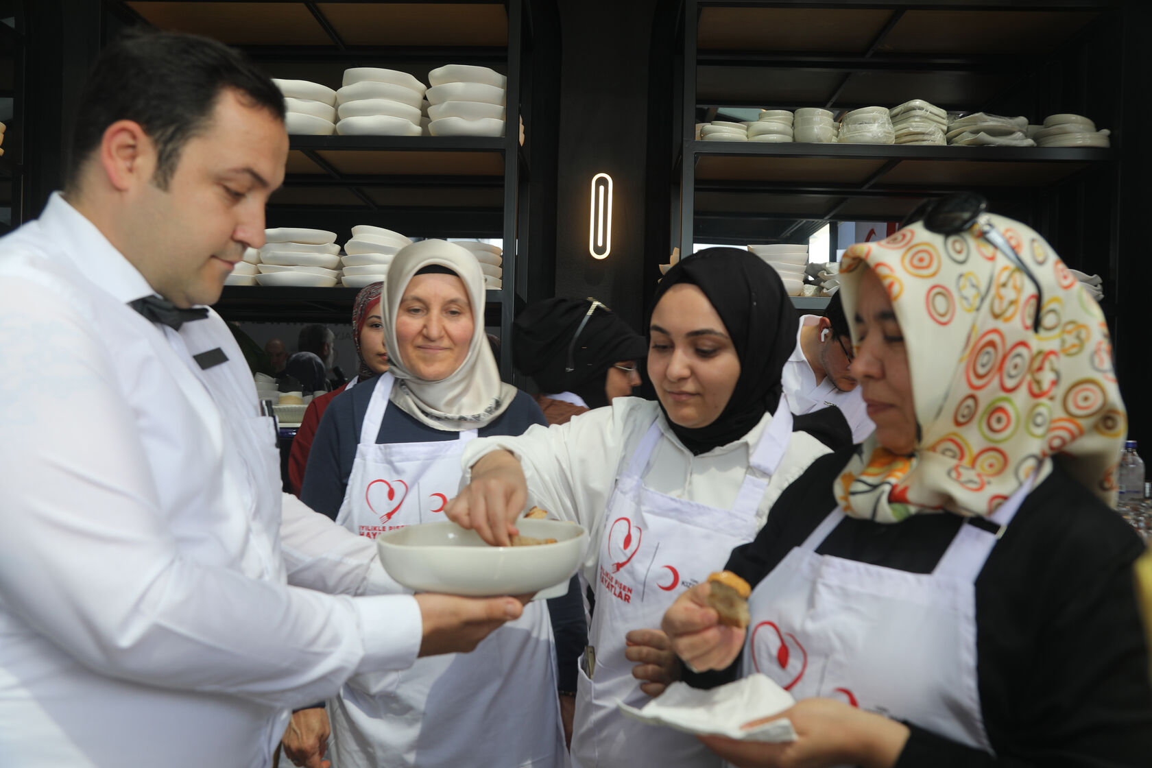 Depremzede Kadınlar Antalya'da Şeflerle Mutfağa Girdi (5)