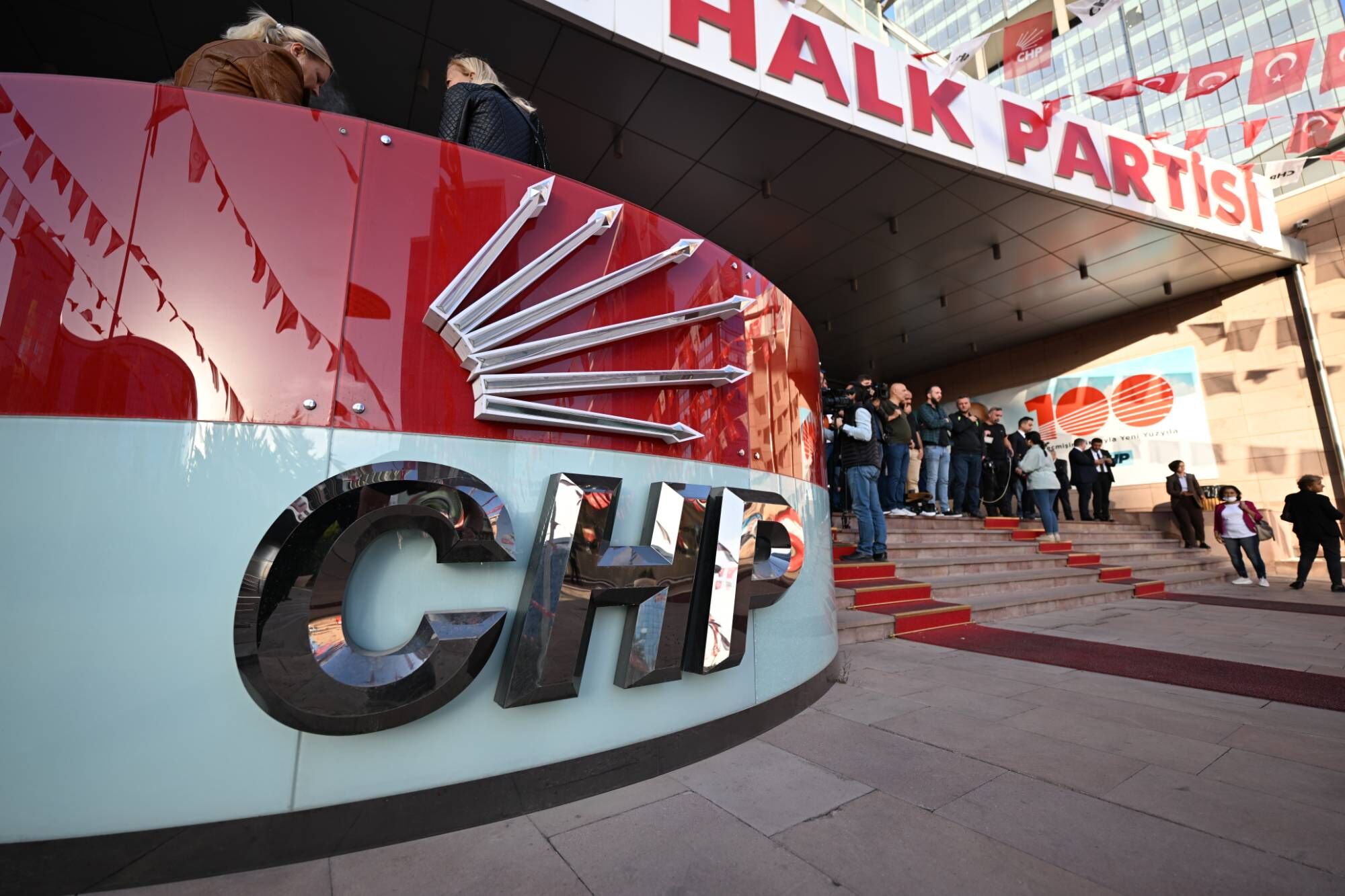 Antalya’da değişen isimler belli oldu! CHP il ve ilçe başkanlıklarında şimdi ne olacak?