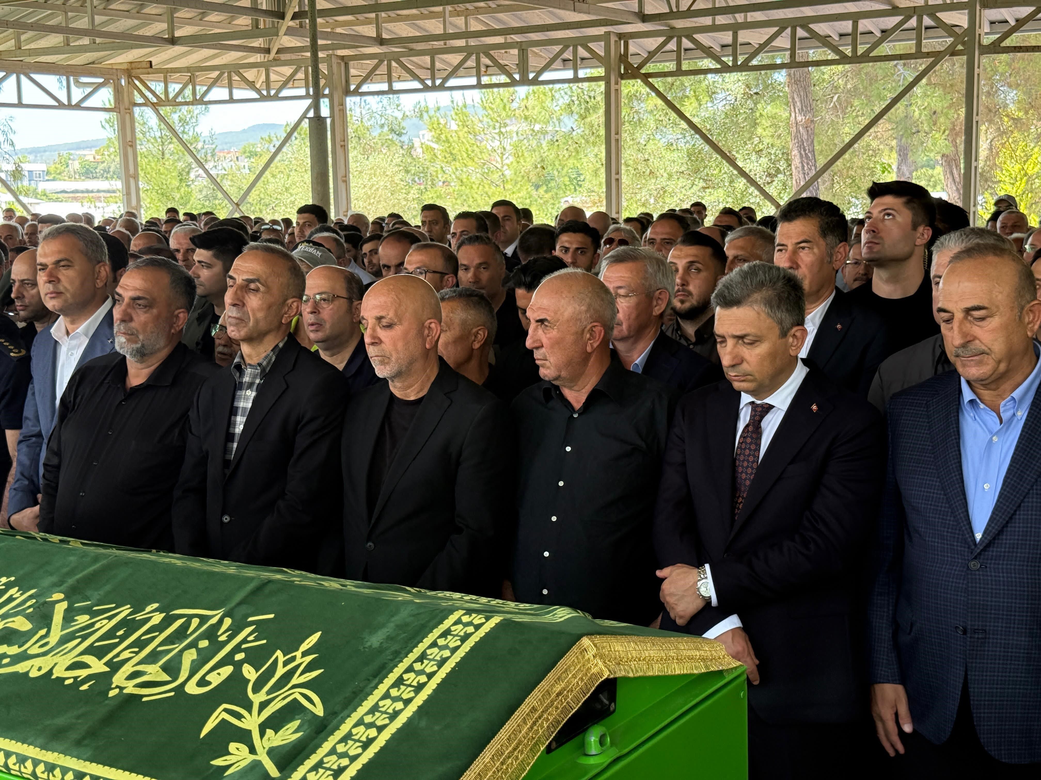 İş Insanı Aydın Çavuşoğlu Son Yolculuğuna Uğurlandı (4)