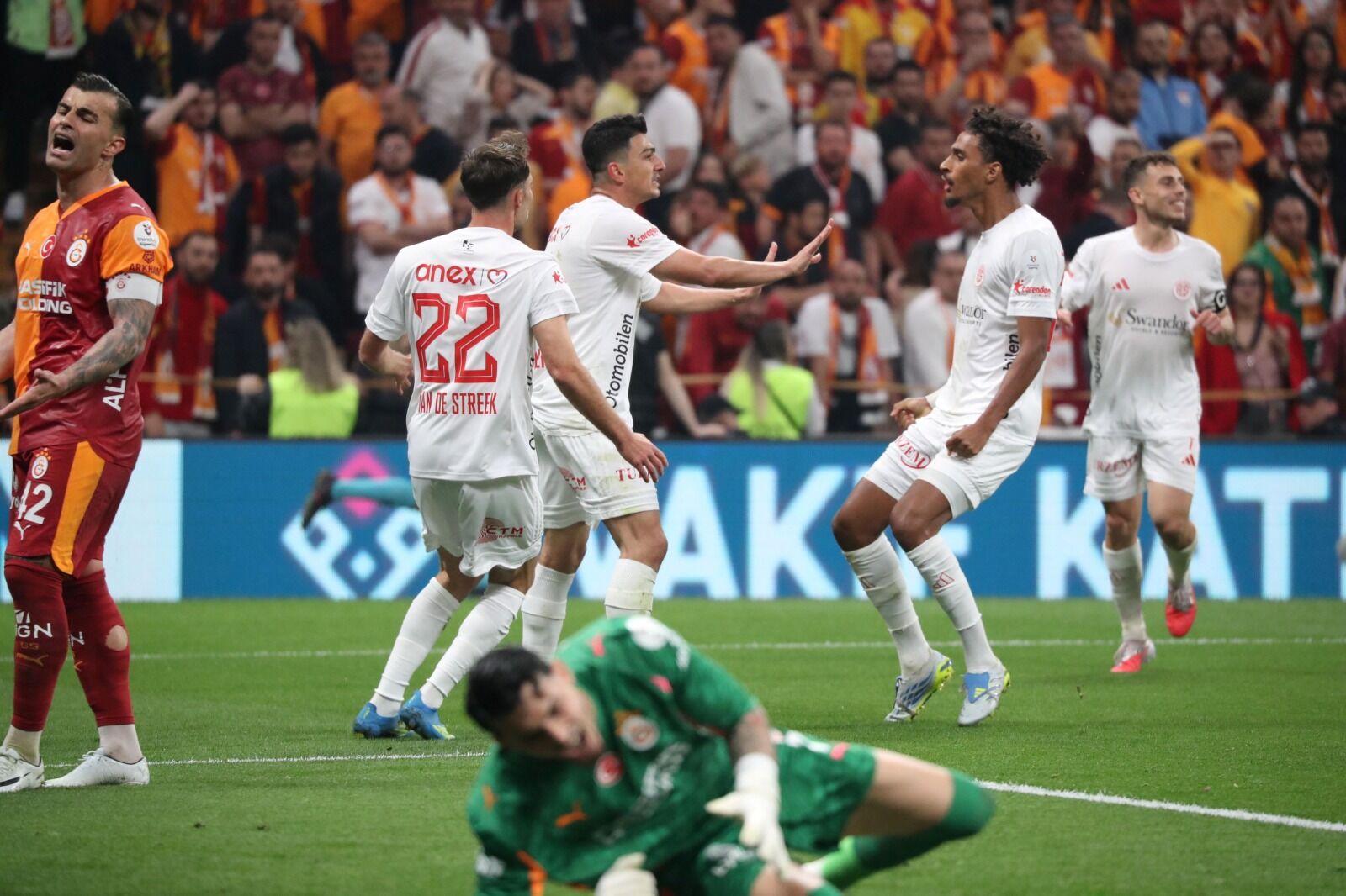 İşte Antalyaspor’un Ligde Kalma Senaryoları (1)