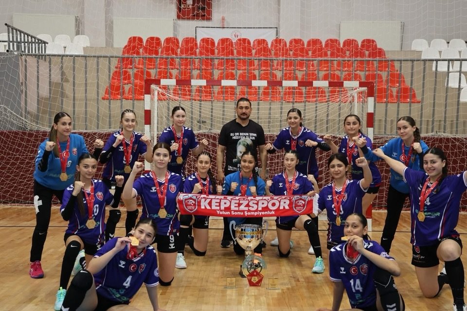 Kepezin Genc Sultanlari Zirvede Antalyaya Turkiye Sampiyonlugu Gururu 3