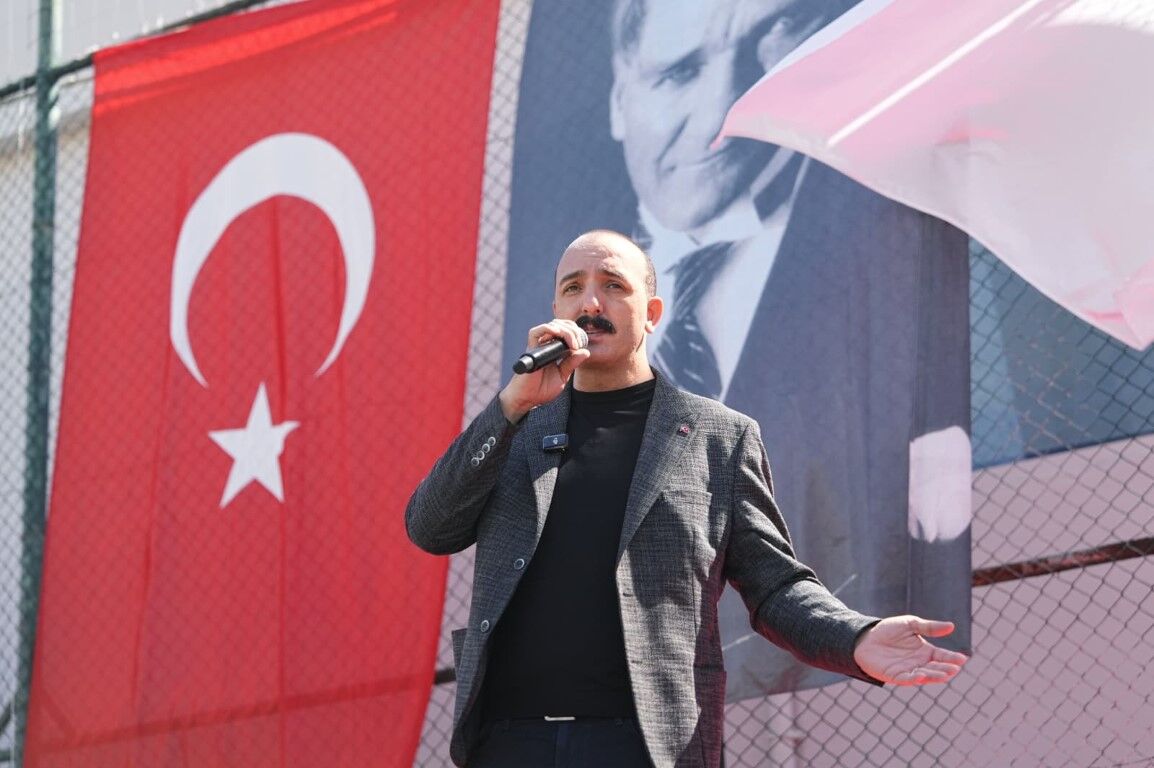 Konyaaltı’nda Minik Sporcularını Madalyalarını Başkan Cem Kotan Verdi (1)