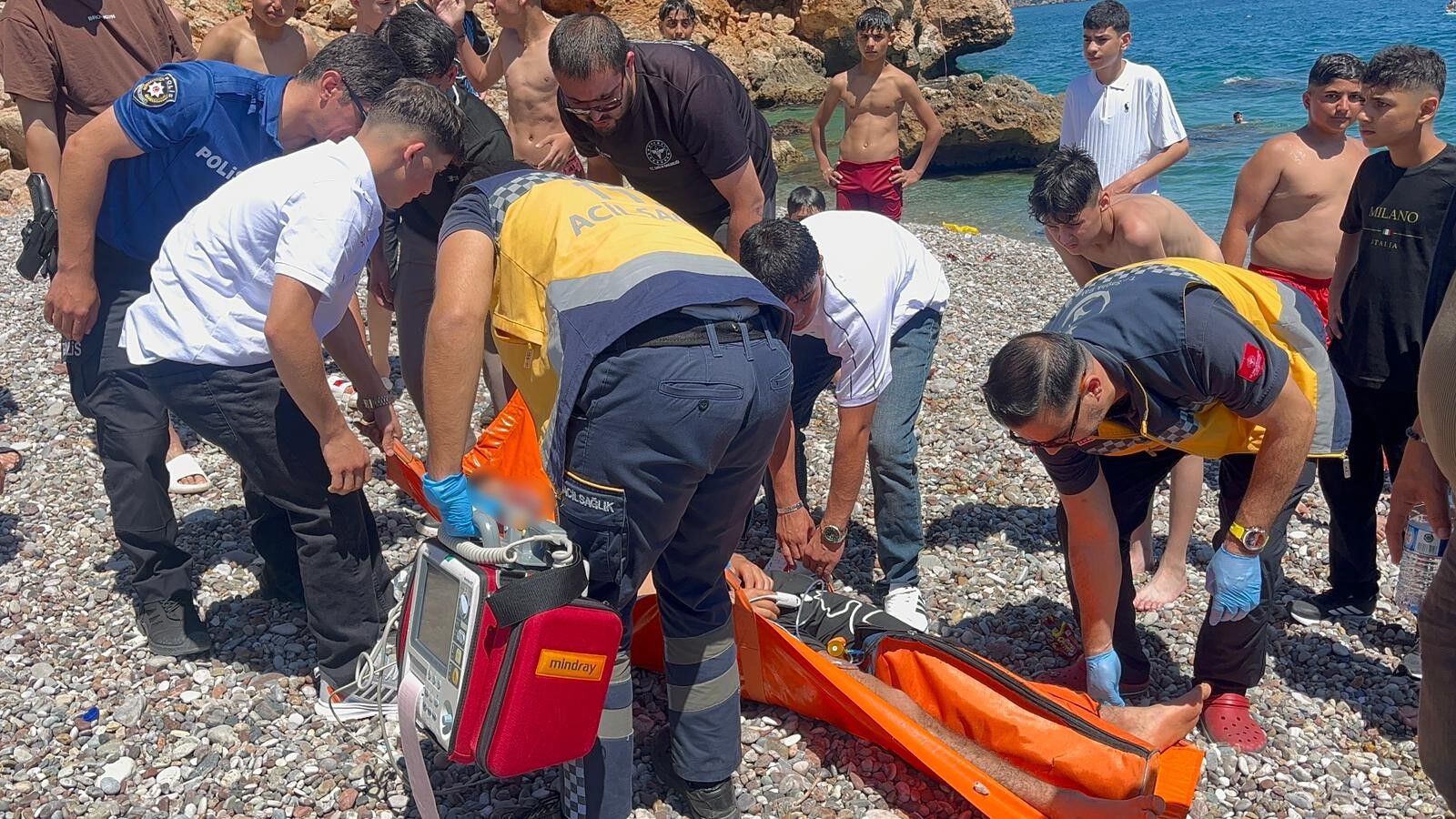 Konyaaltı’nda Sahili’nde Bayram Günü Facia Atlatıldı (1)