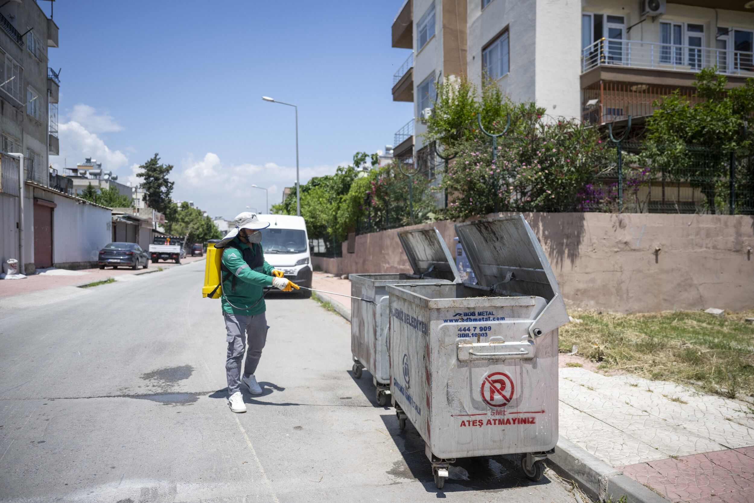 Kurban Kesim Alanlarinda Bayram Temizligi Basladi (2)