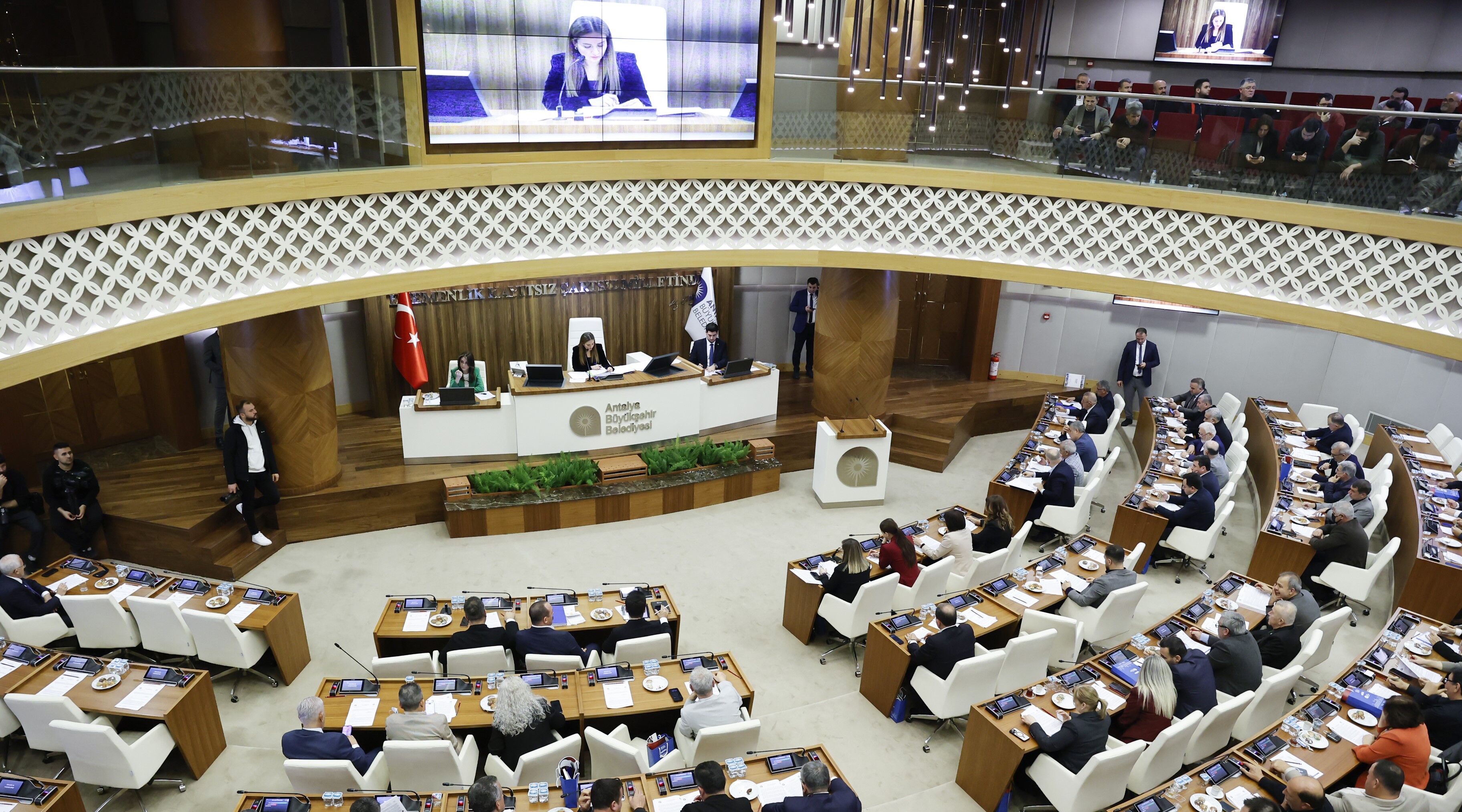 Meclis Antalya Için 9,4 Milyar Liralık Ek Bütçeye Onay Verdi-1