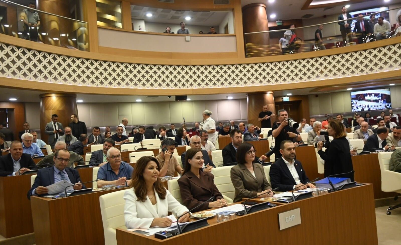 Mecliste Ak Partililer Yanlışlıkla Bakanlığı Eleştirdi (5)-1