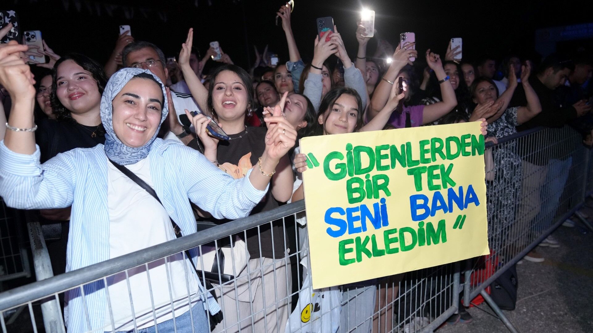 Melek Mosso Alanya'da Festivalde Sahne Aldı (4)