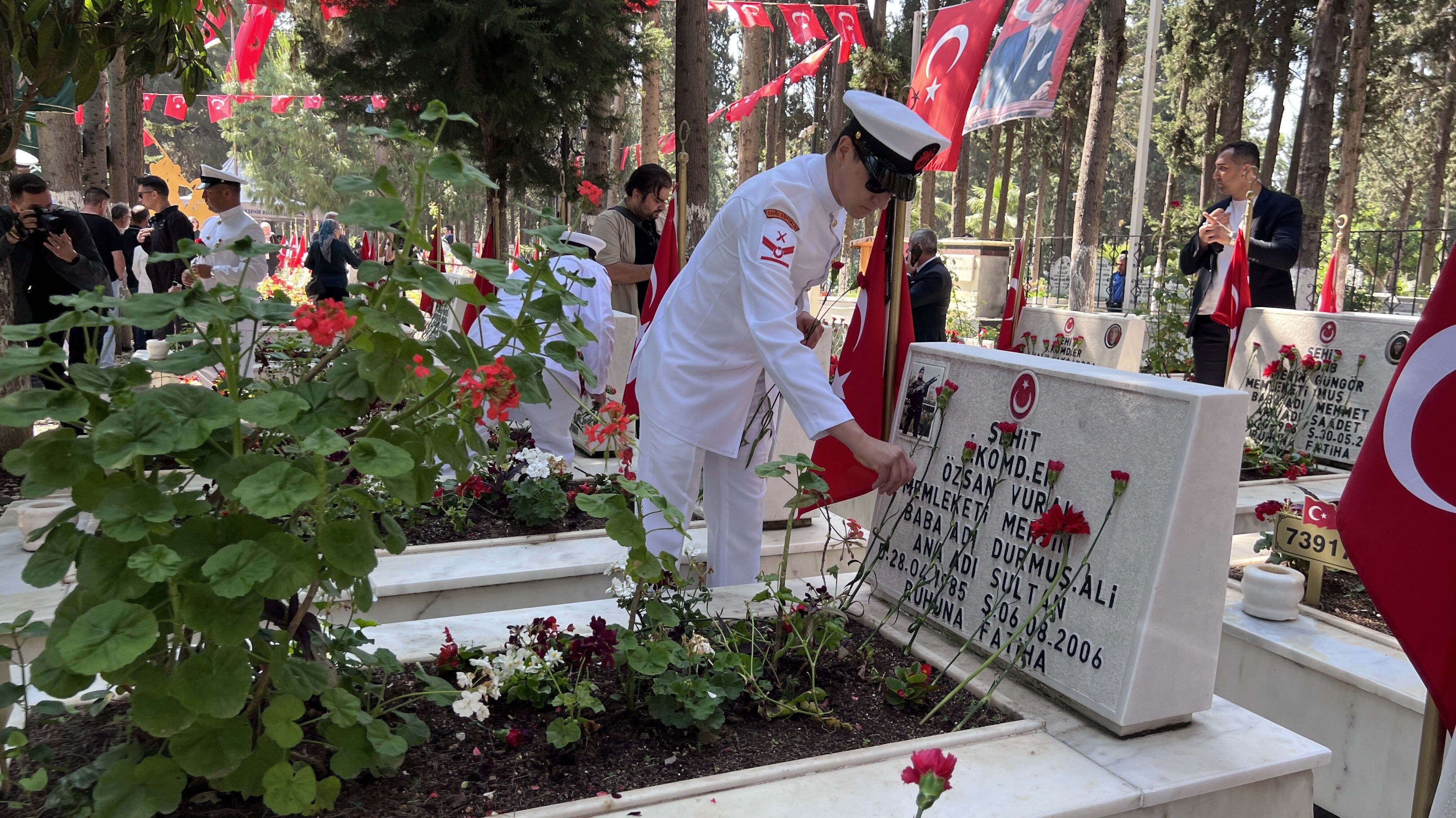 Mersin'de Bayramda Şehitlik Unutulmadı (2)