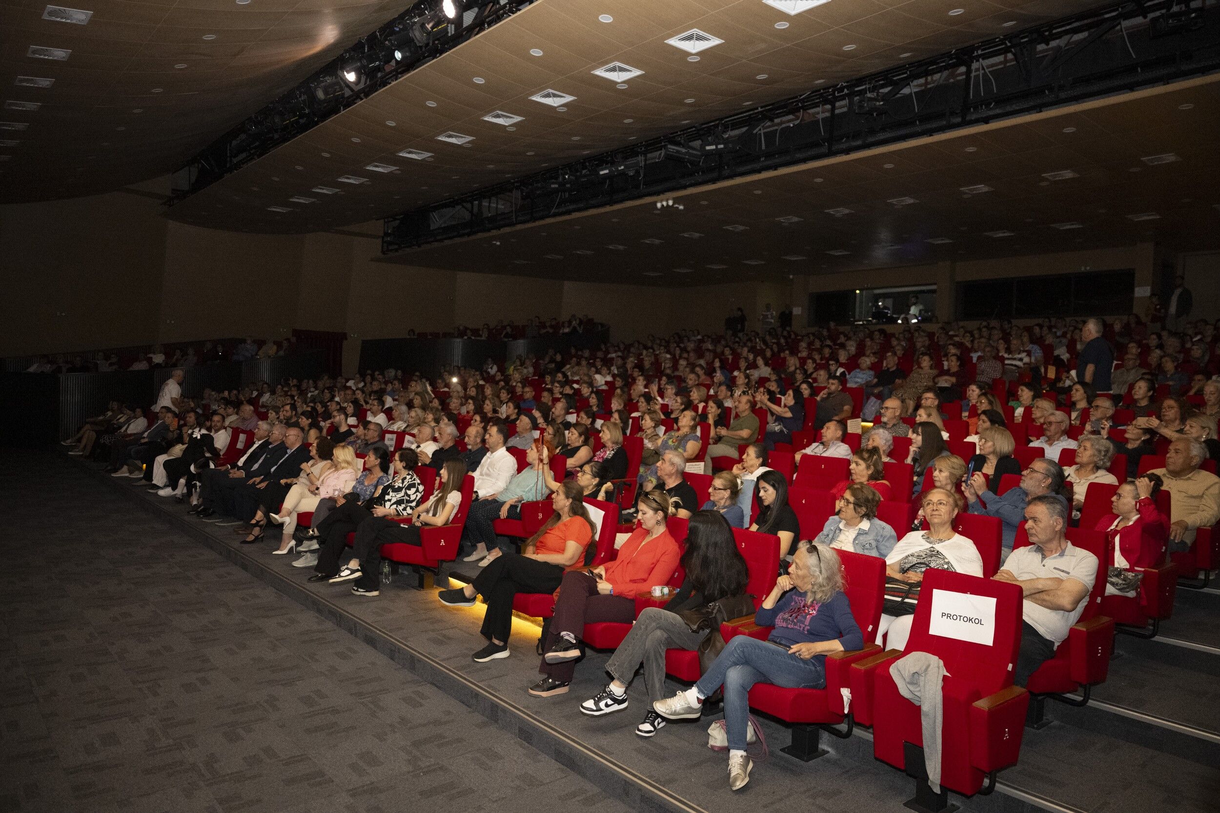 Mersin’de Nostalji Konseri Duygu Dolu Anlar Yaşattı (1)