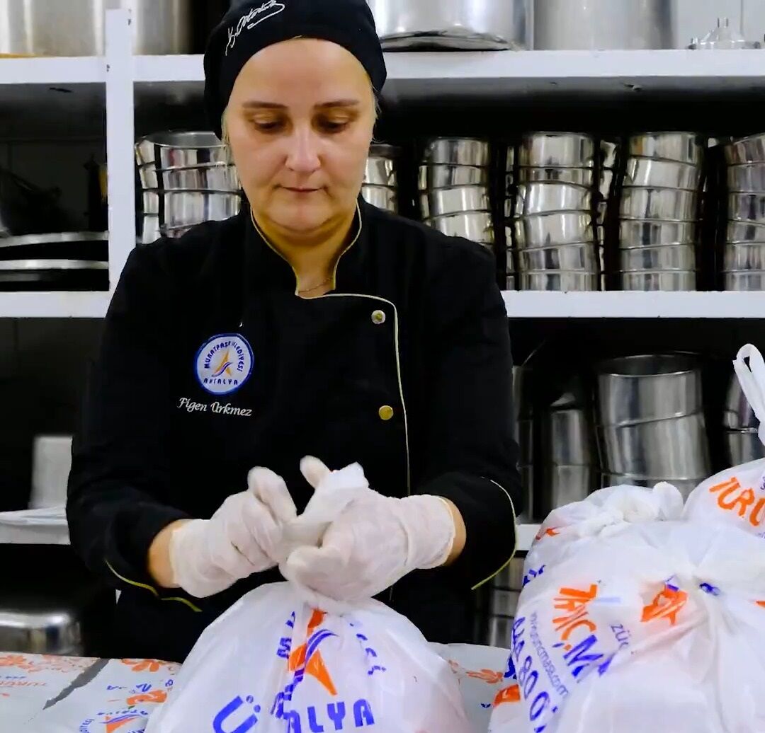 Muratpaşa’da Kurban Yardımları Dağıtıldı (2)