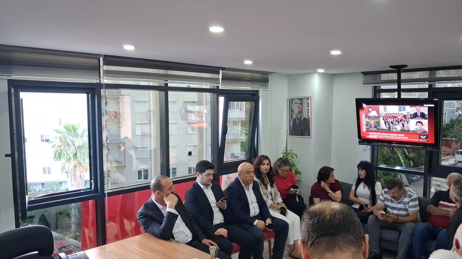 Mutlak Butlan Karari Sonrasi Chp Antalya Il Binasinda Toplandi (1)-1