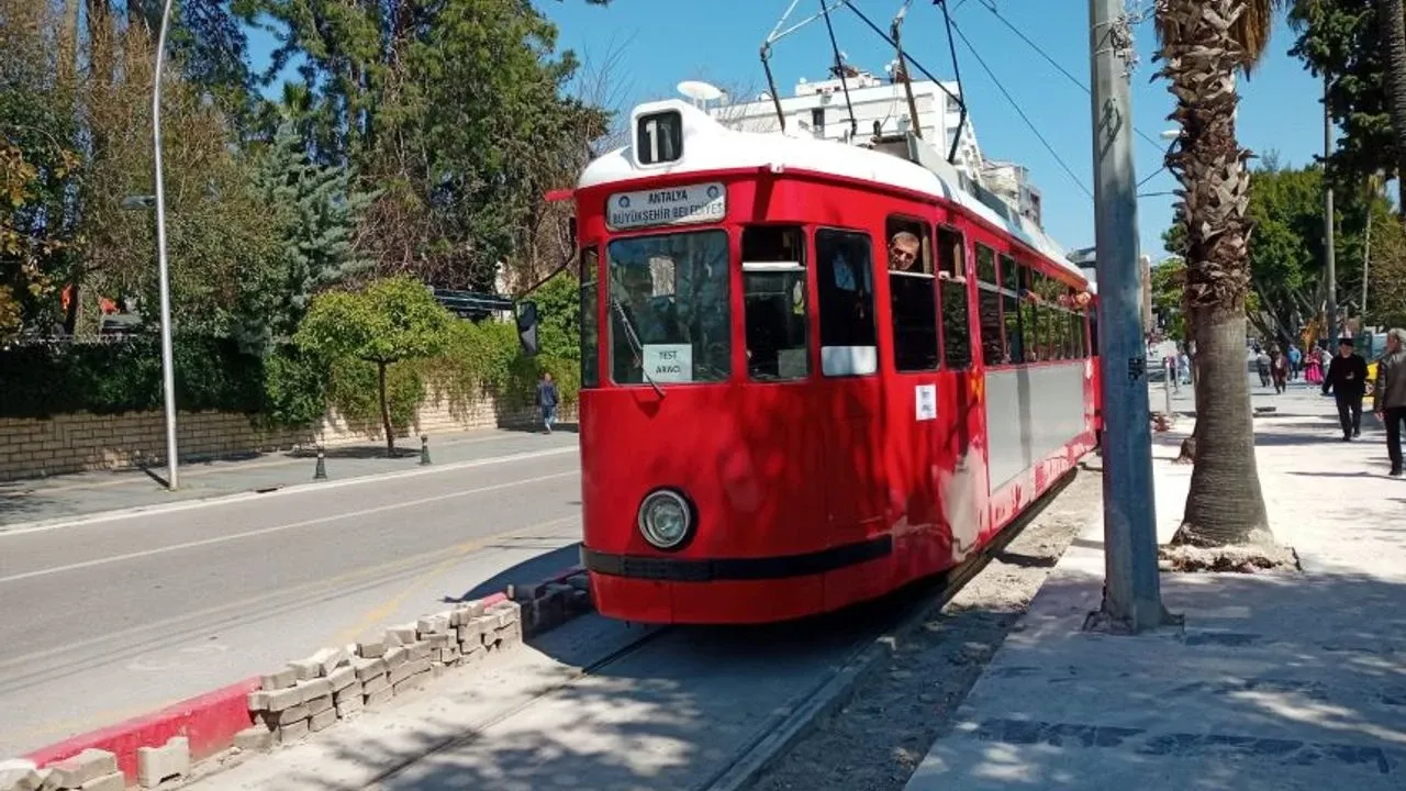 Nostalji Tramvayina 19 Mayis Duzenlemesi (1)-1