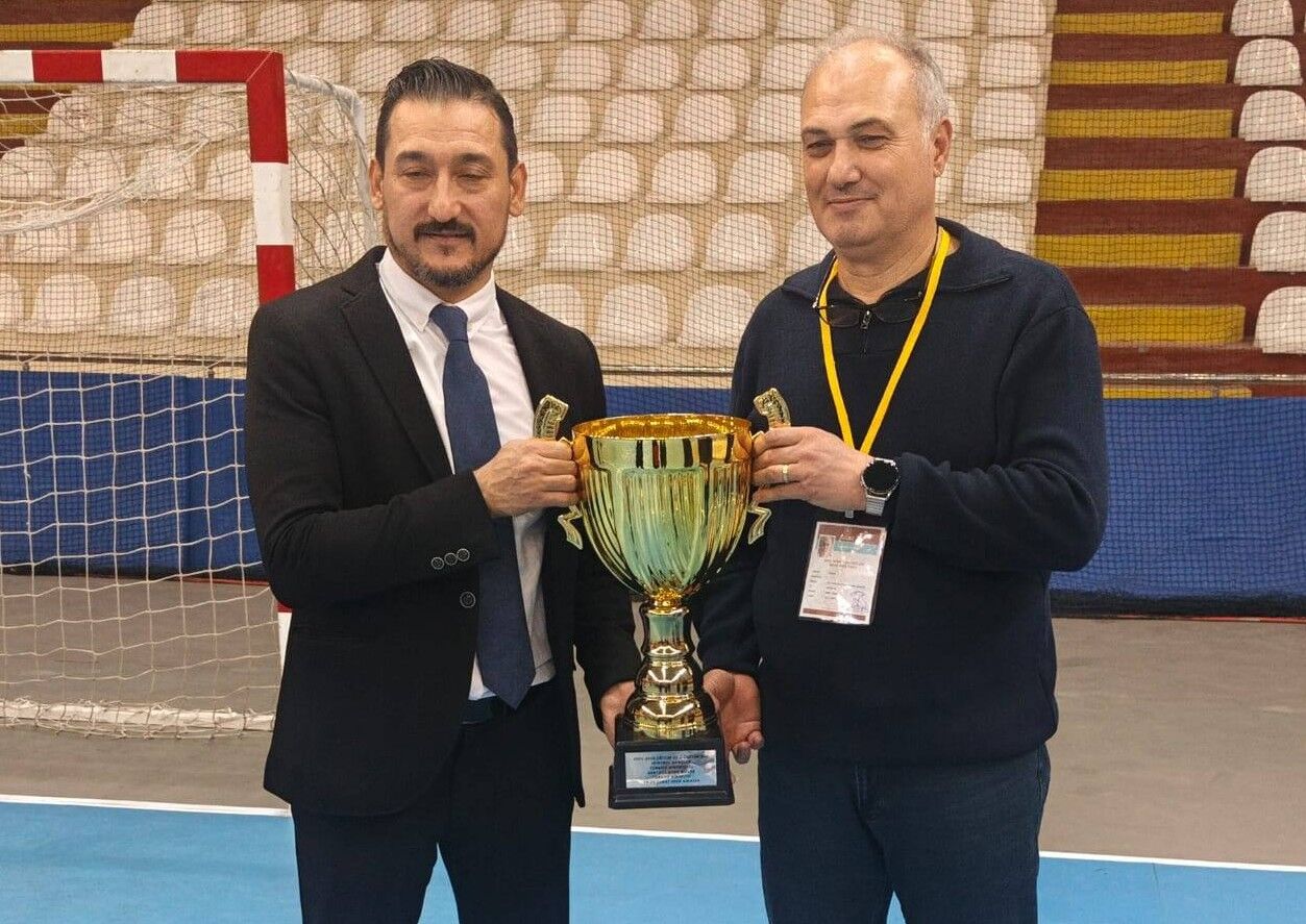 Okul Müdürünü Duygulandıran Tarihi Başarı (3)